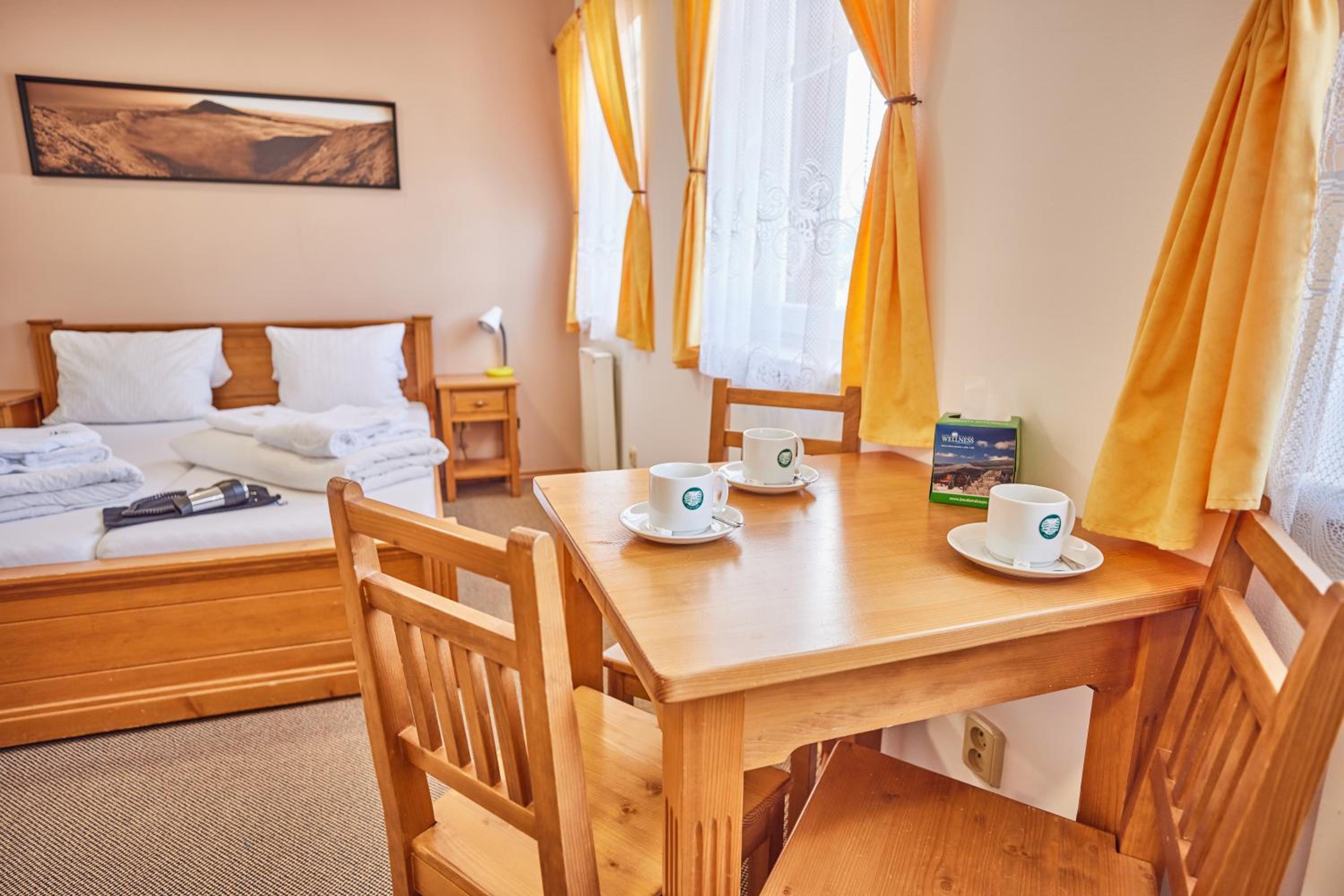 Triple Room with Bathroom photo 2