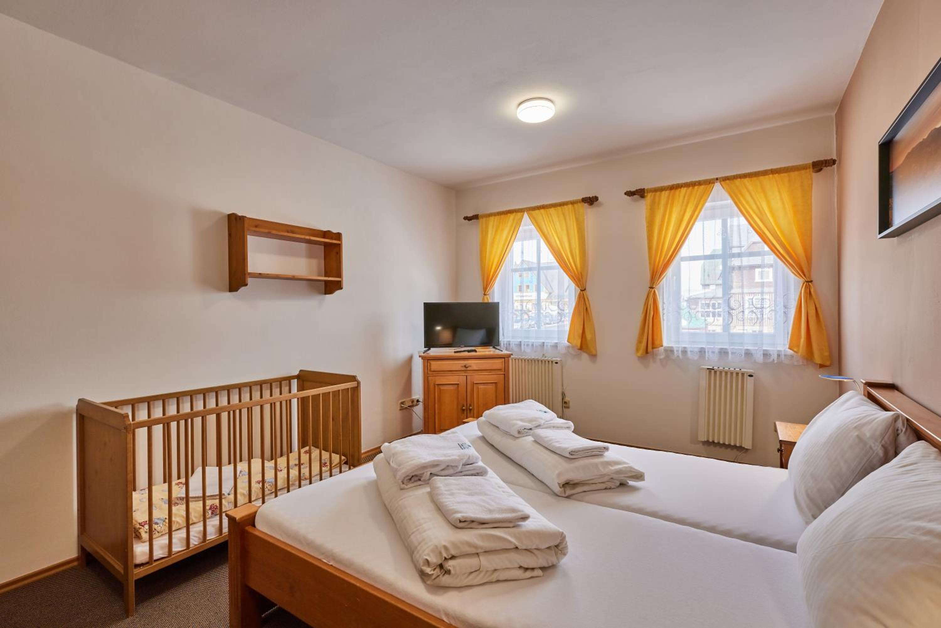 Triple Room with Bathroom photo 1