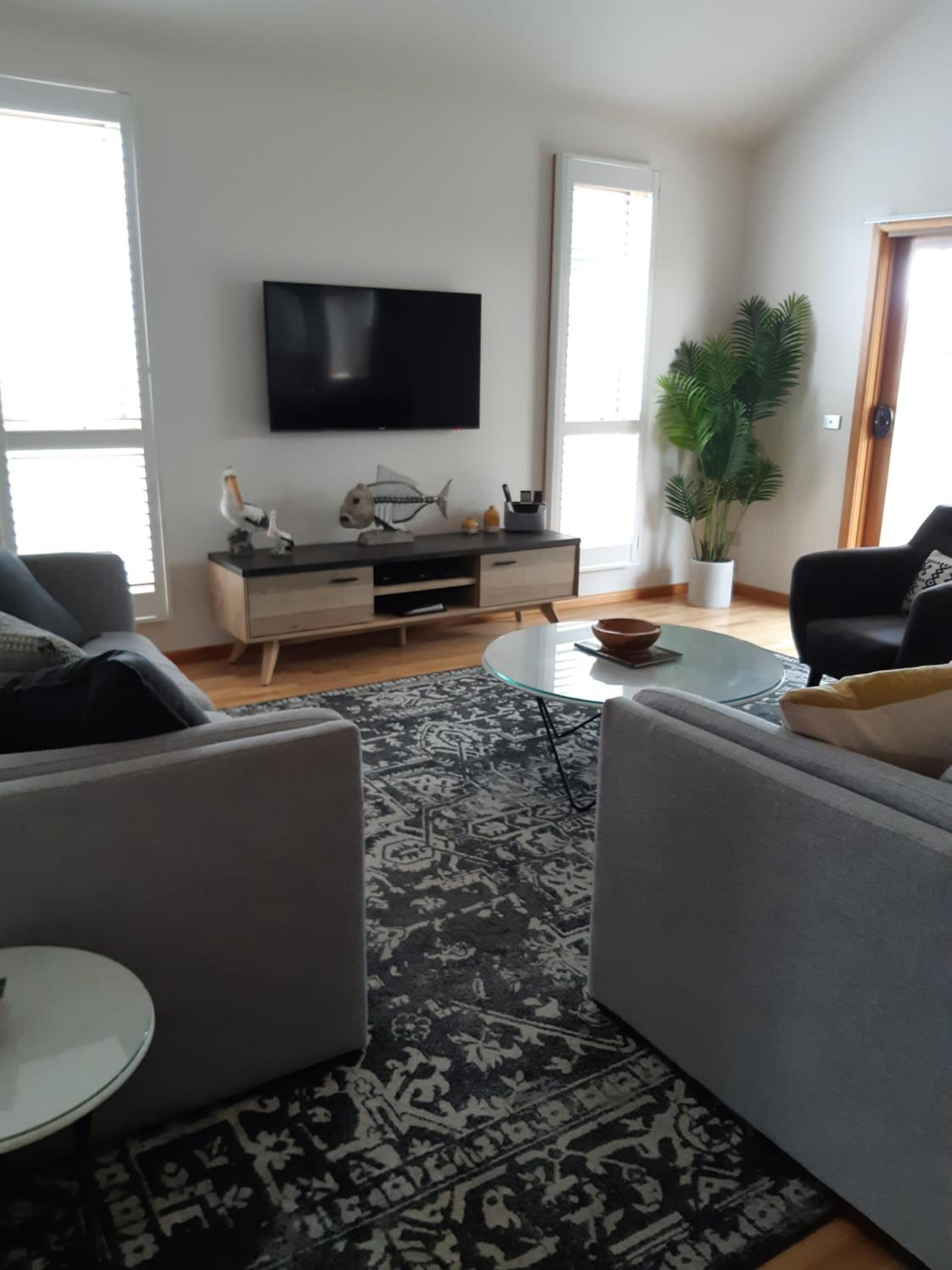 Deluxe Three-Bedroom Apartment