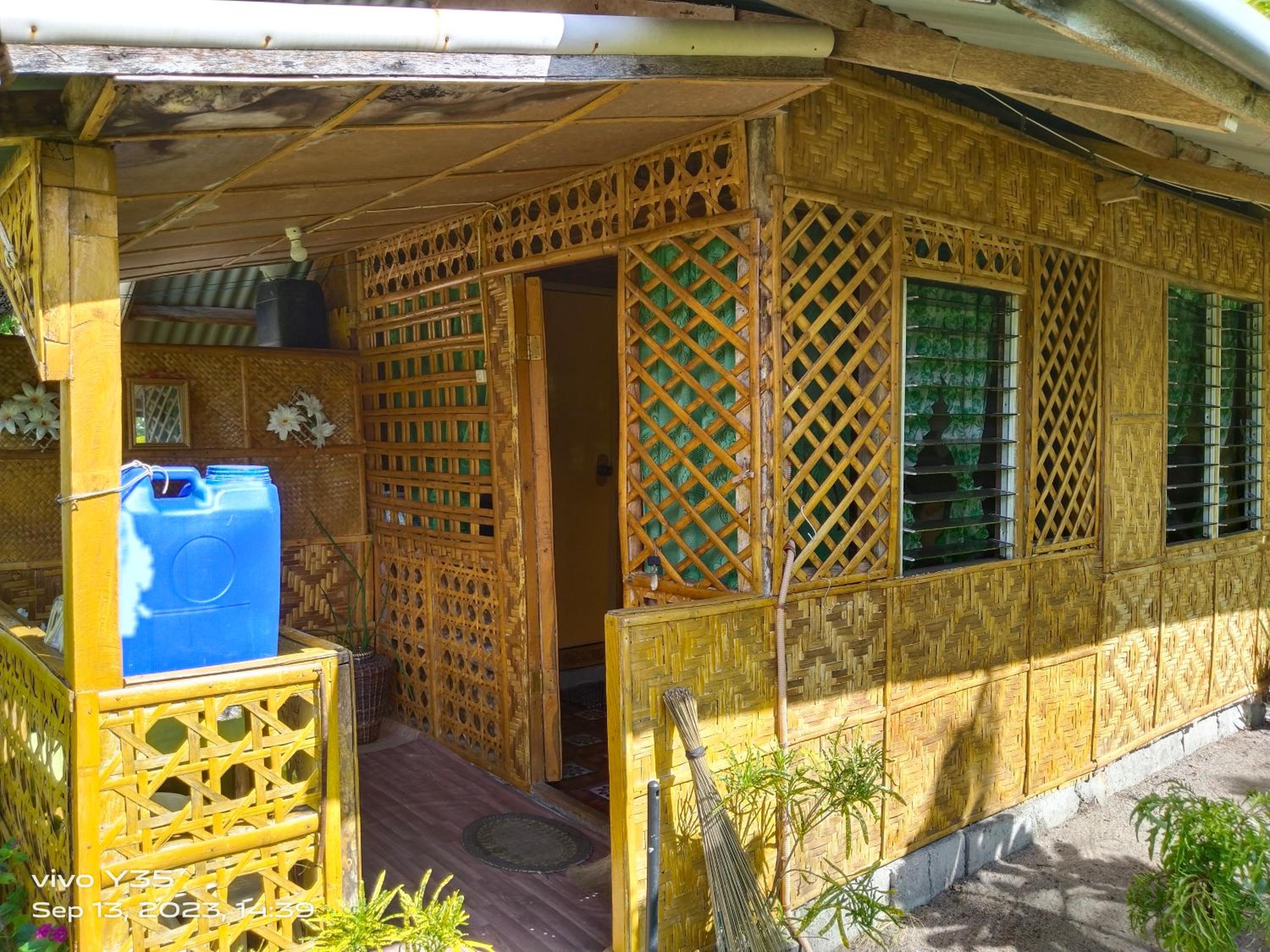 Cottage with Garden View - Photo 2