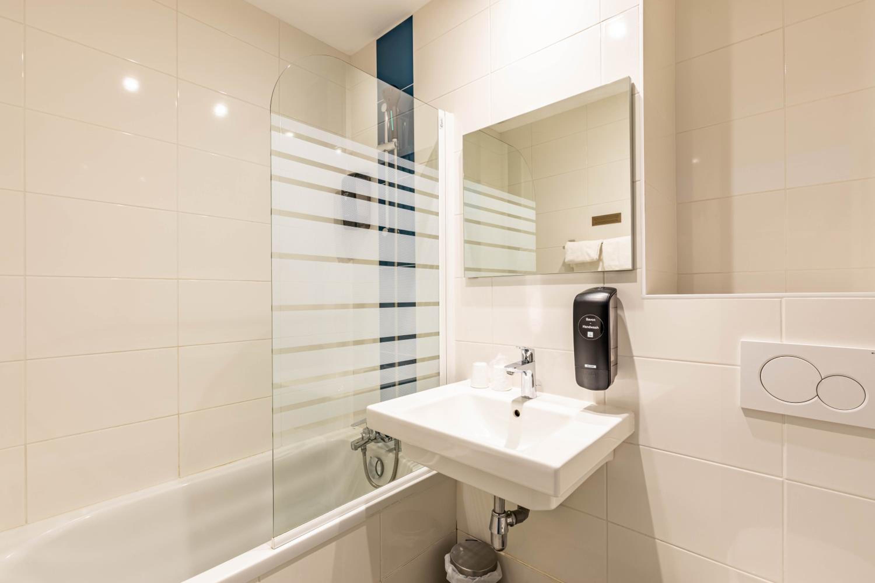 Superior Double Room - Photo 2