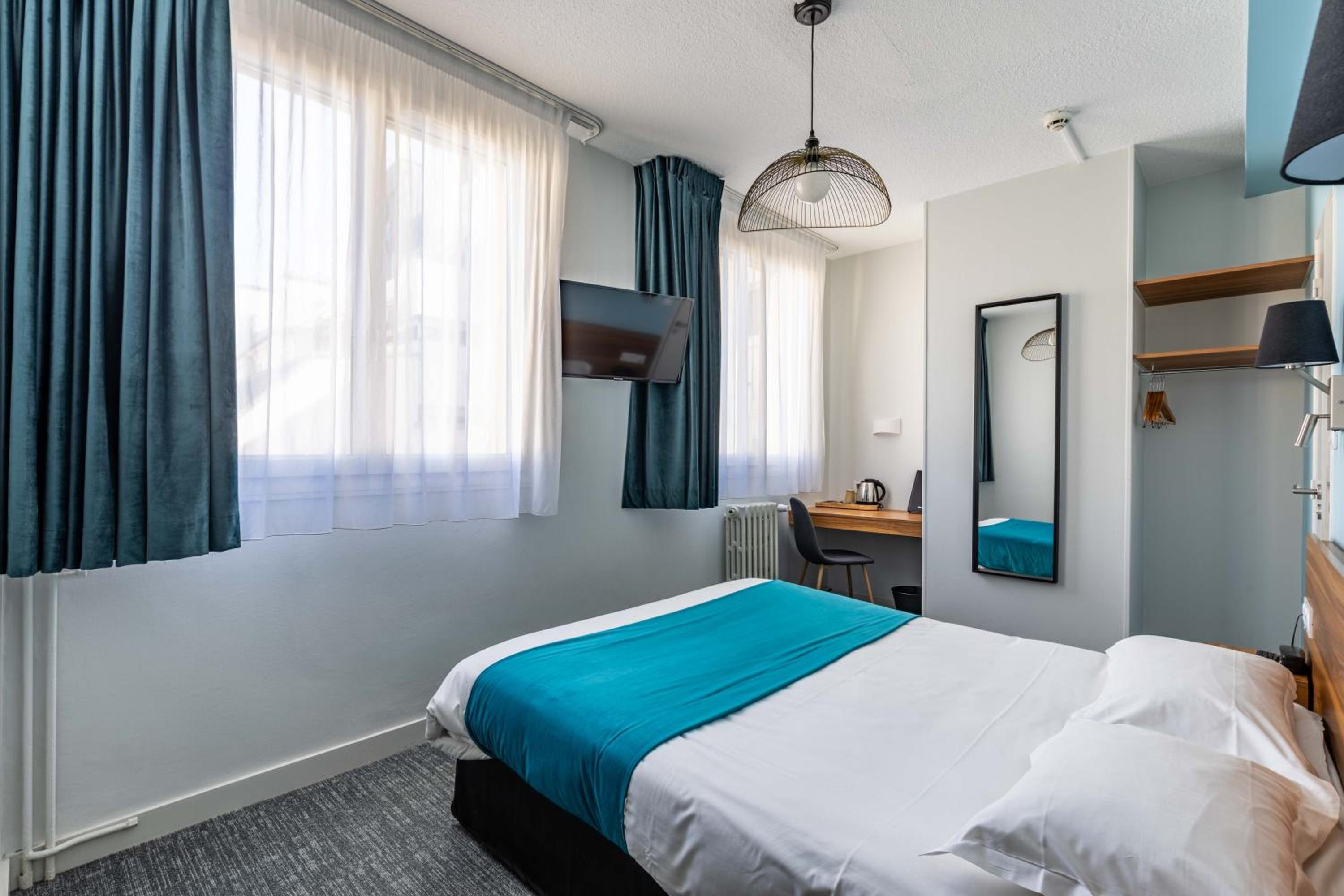 Standard Double Room - Photo 3