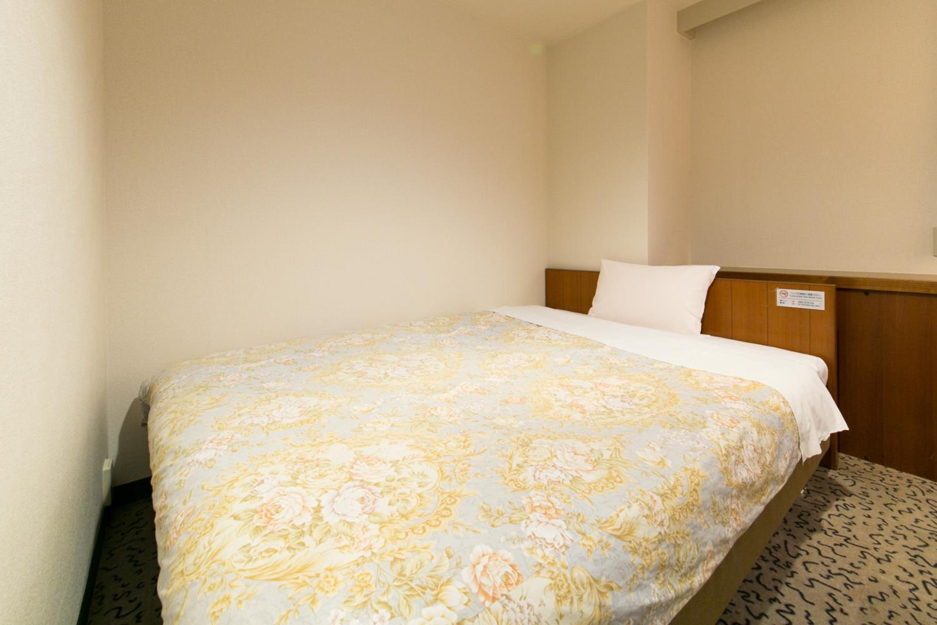 Double Room with Small Double Bed - Non-Smoking photo 3