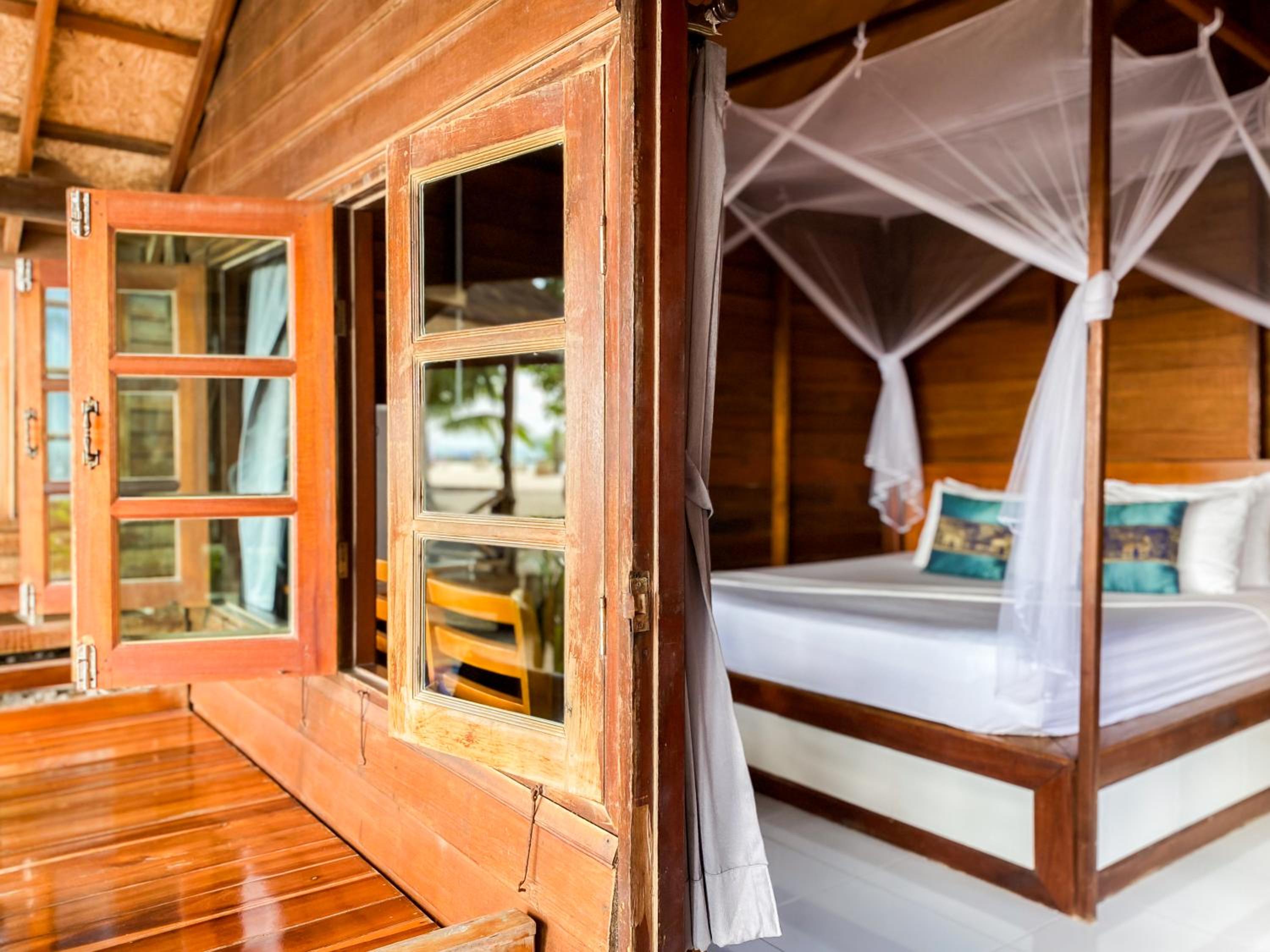 Beachfront Deluxe Bungalow