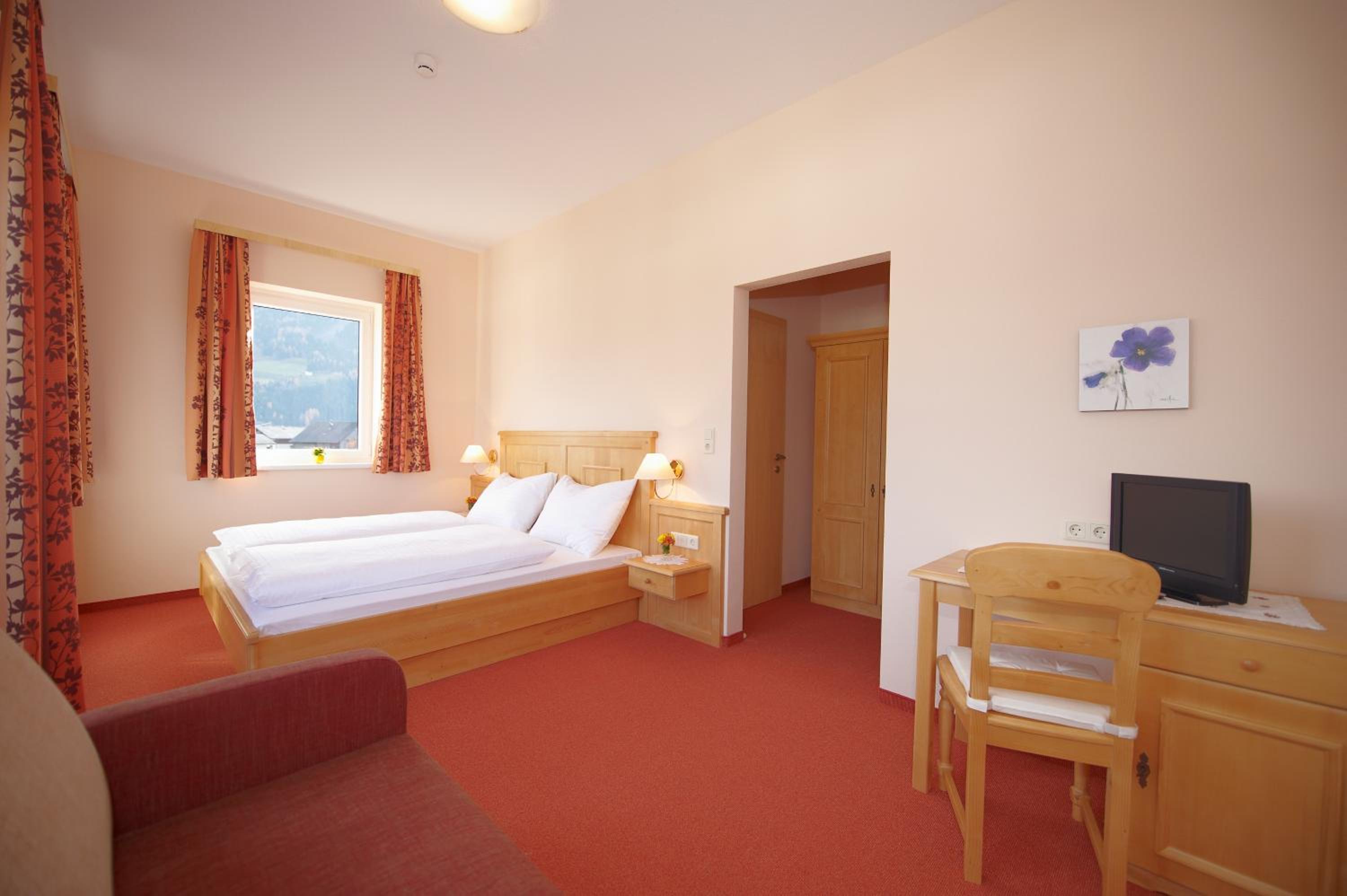 Standard Double Room photo 3