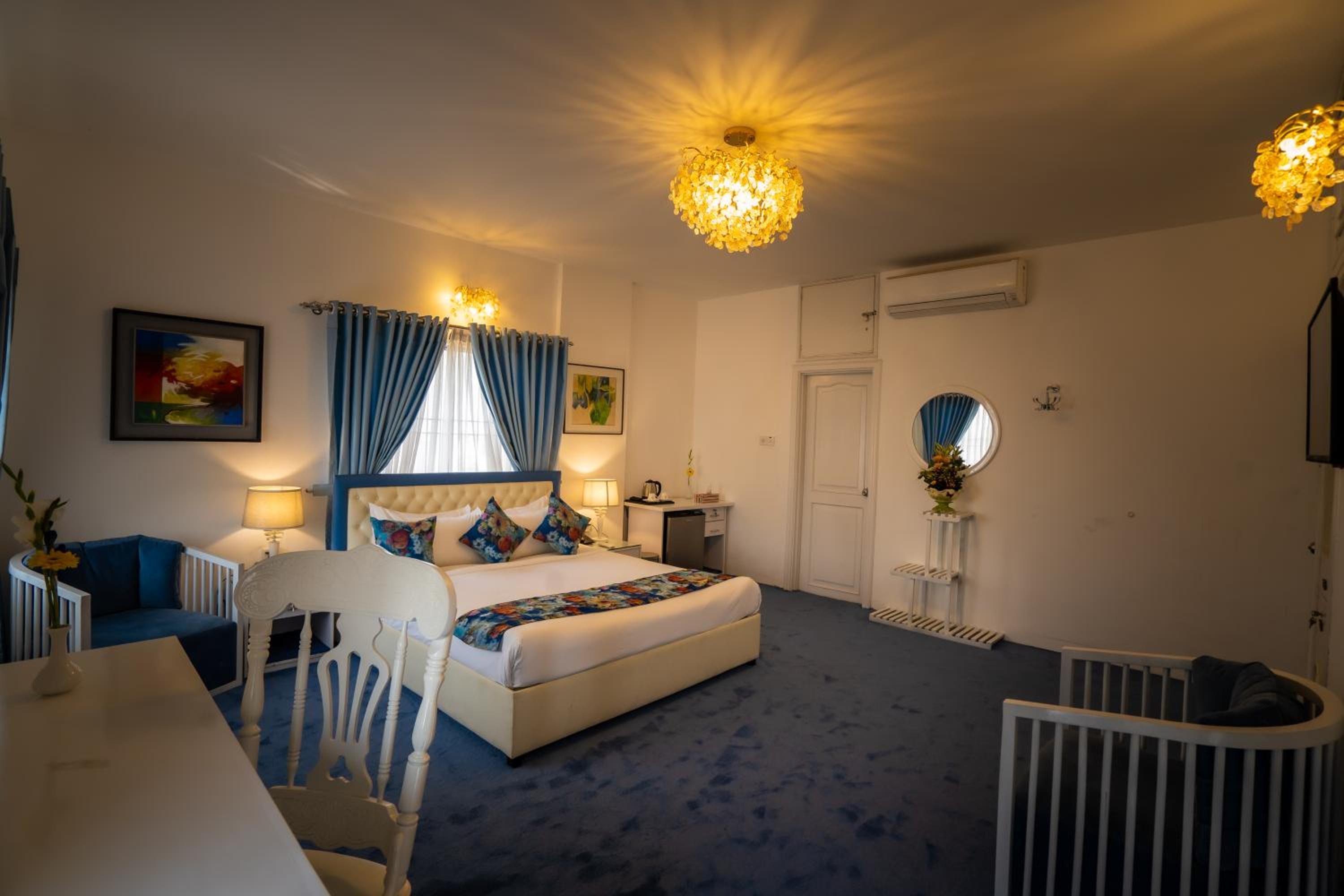 Deluxe Double Room with Balcony photo 2