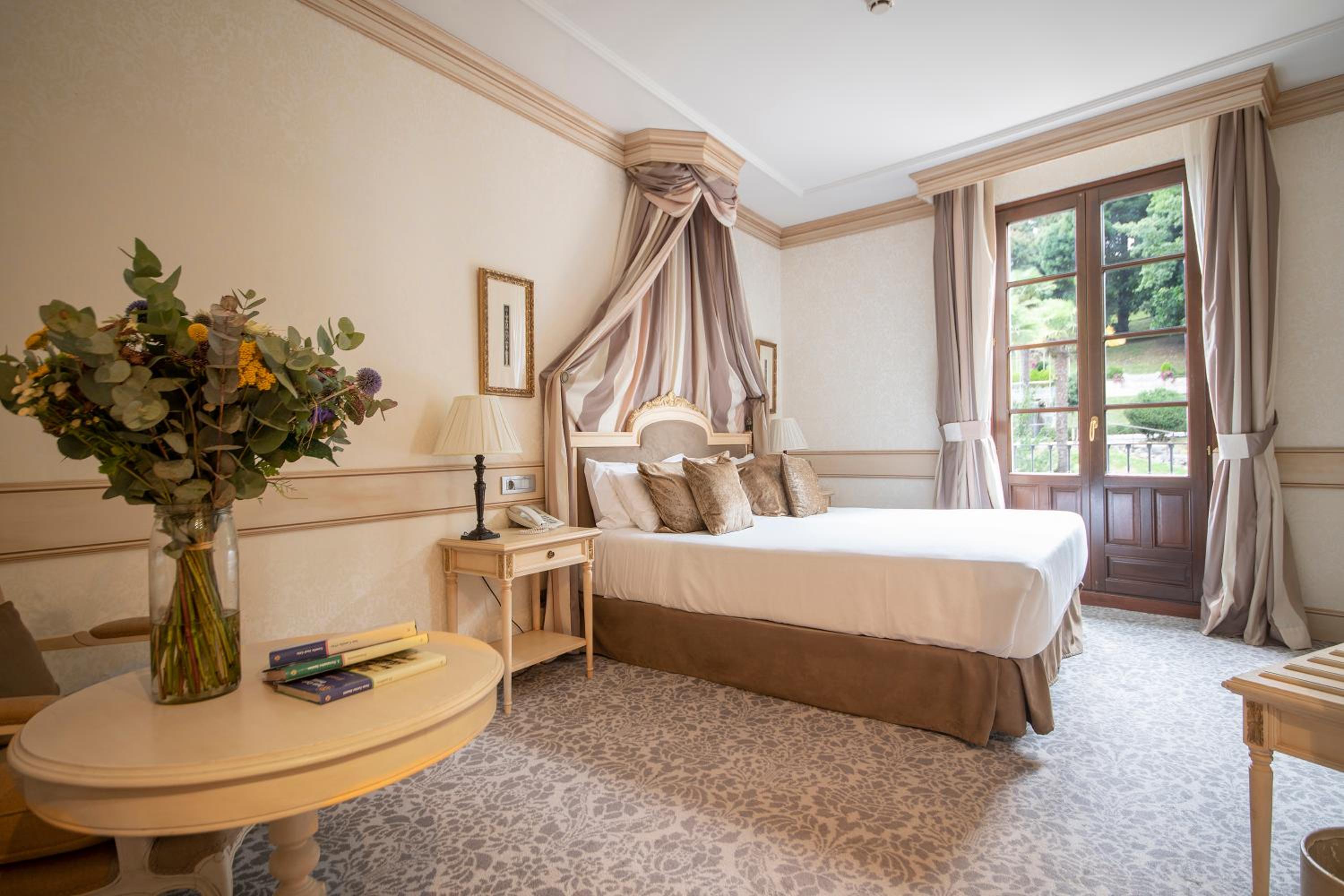 Classic Double Room With Spa Access (2 Adults + 1 Child) photo 2
