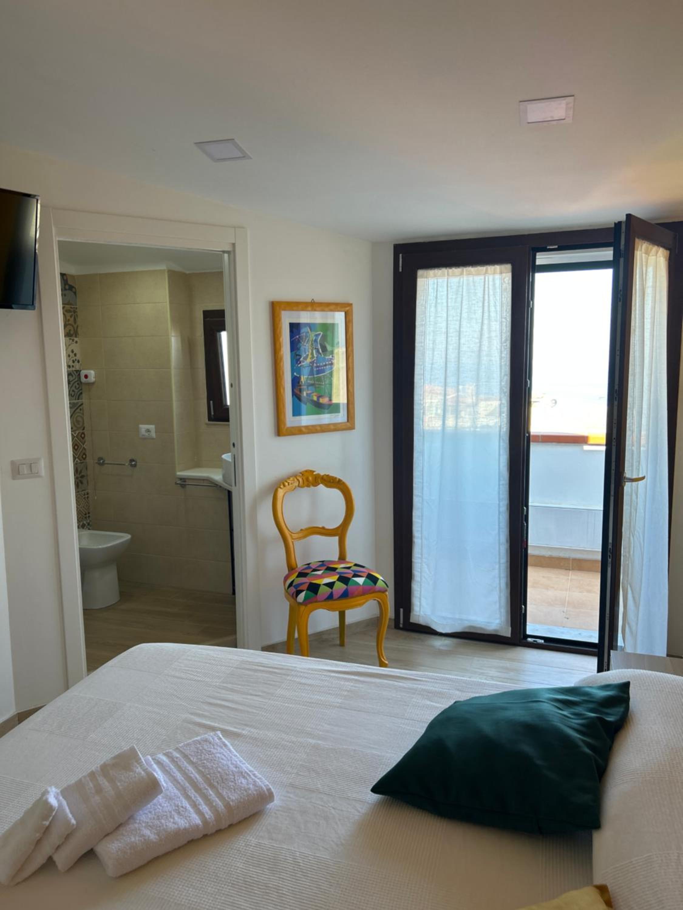Double Room with Sea View - Photo 3