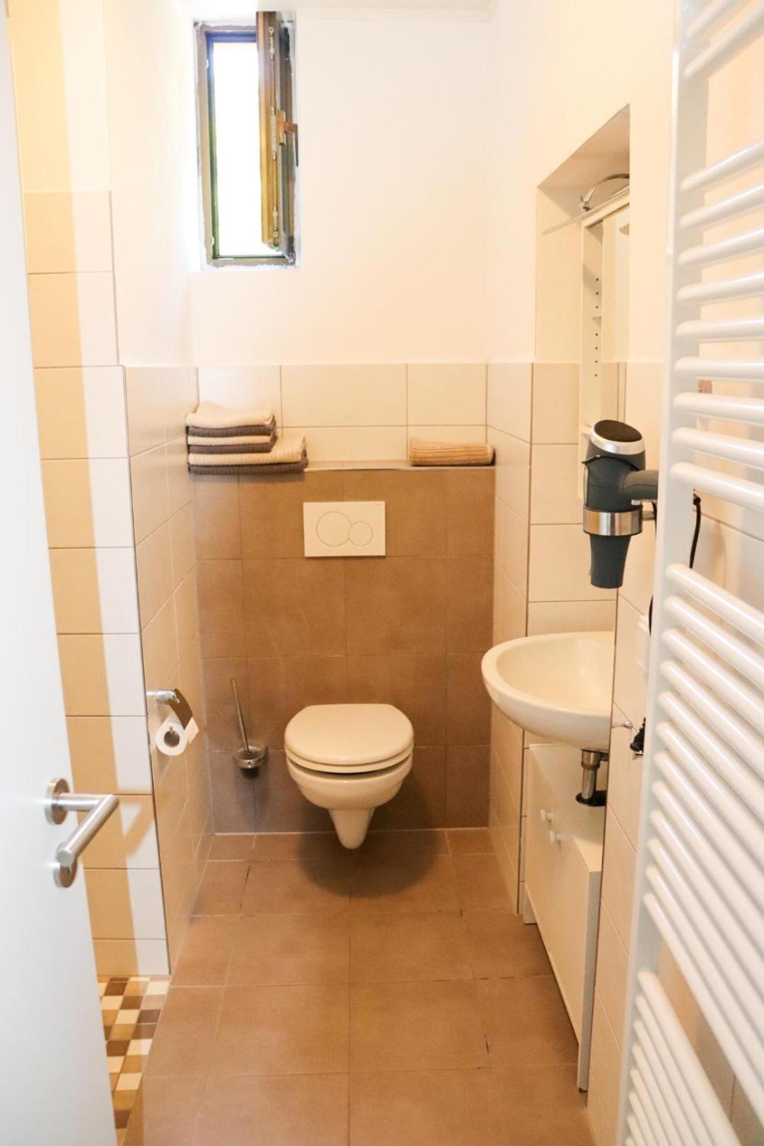 Apartment with Shower photo 2
