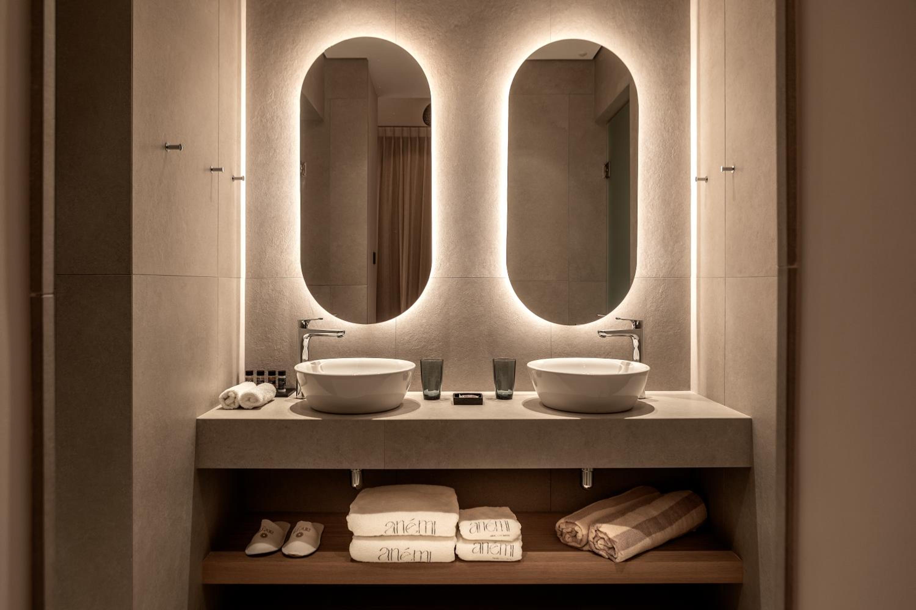 Suite - Photo 8