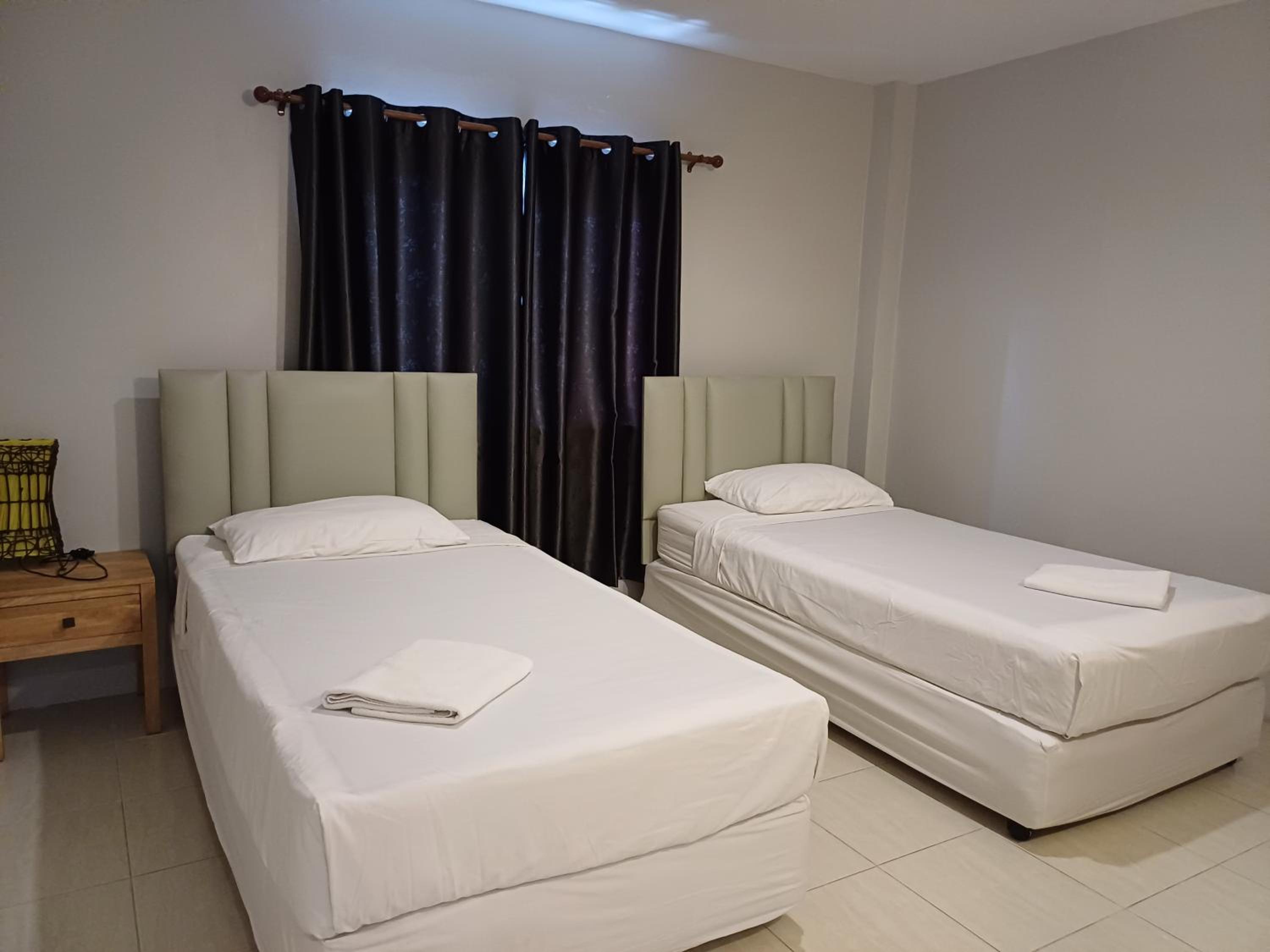 Twin Room - Photo 1