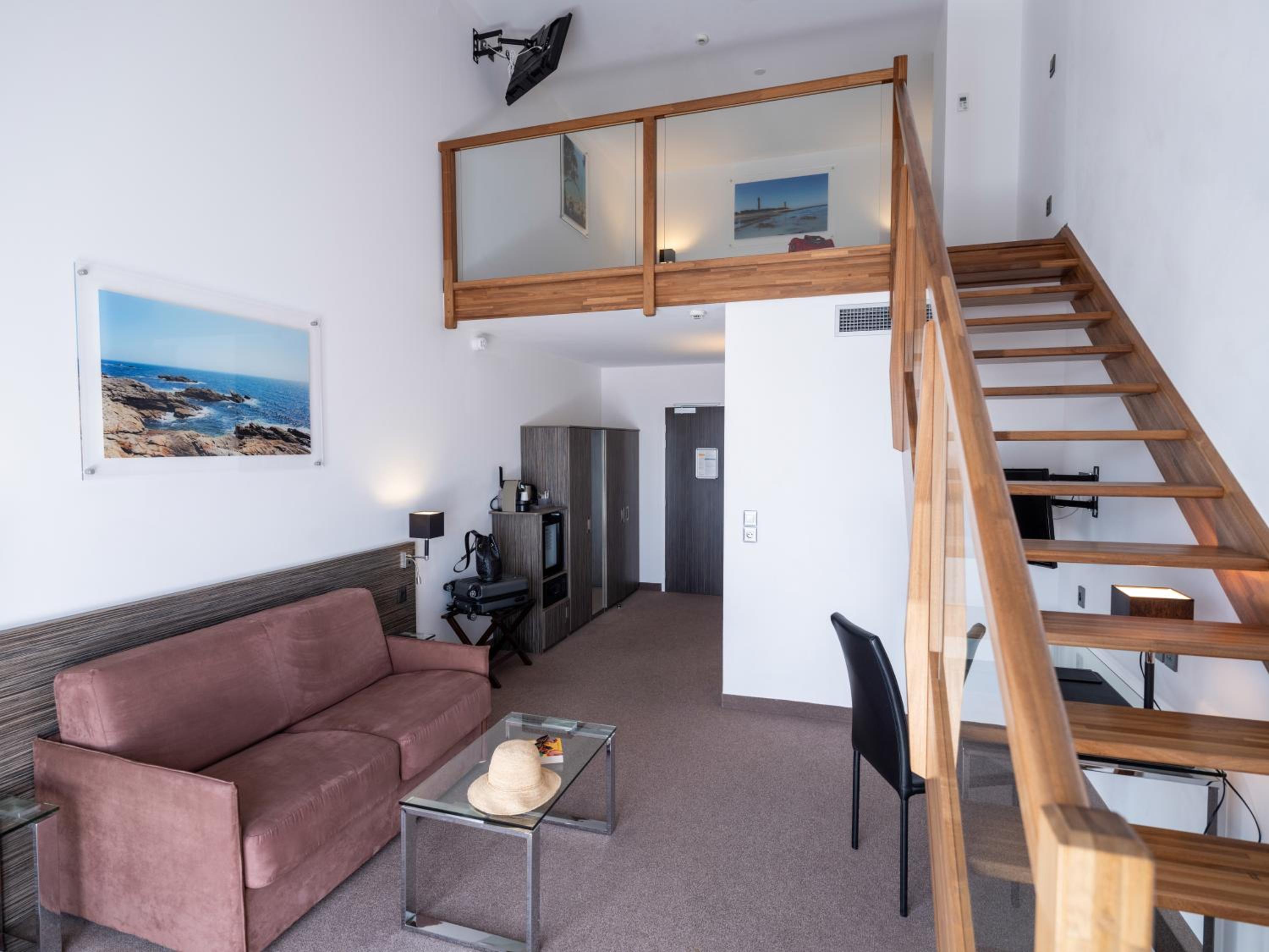 Executive Suite with Kitchenette