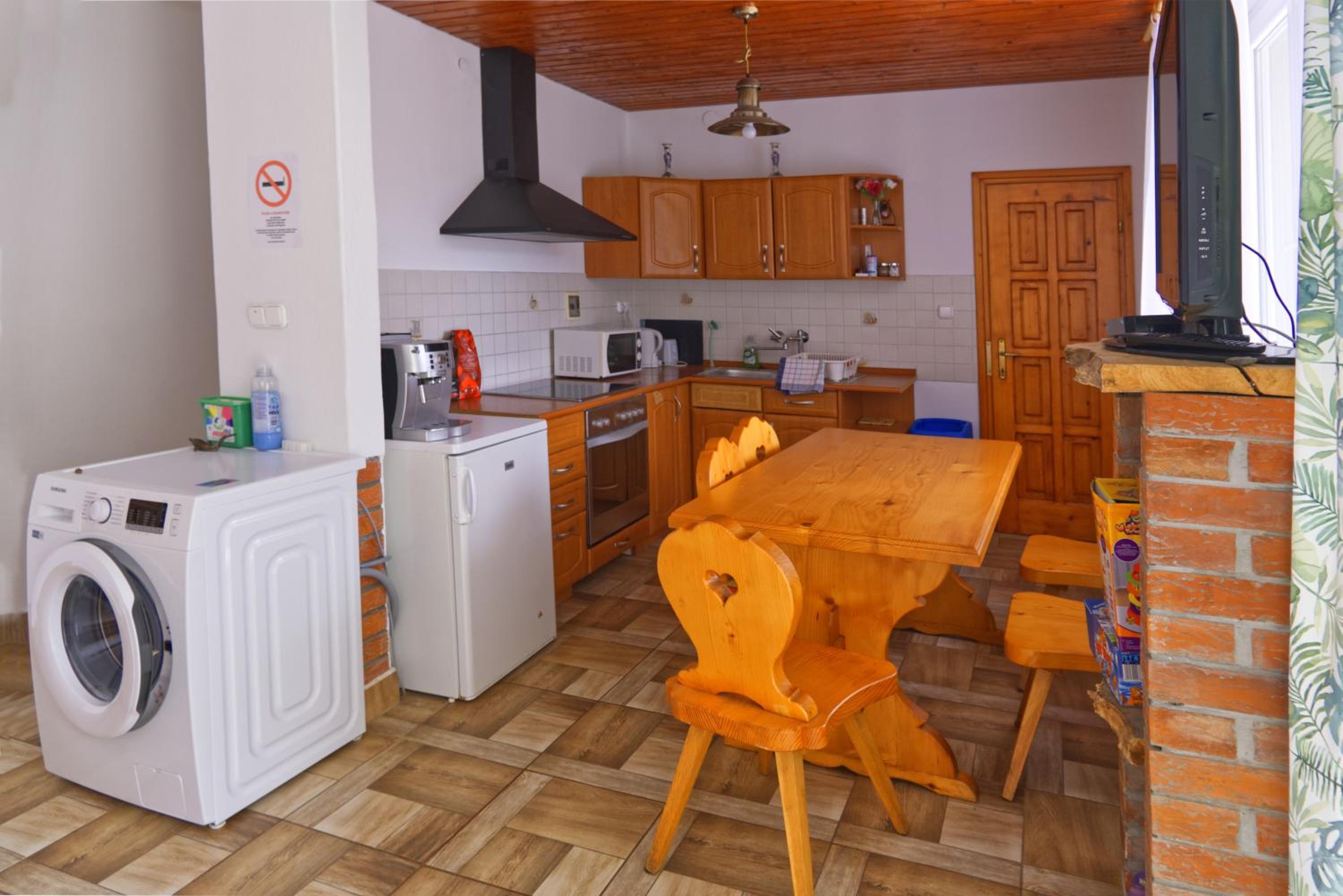Apartment with Balcony photo 3