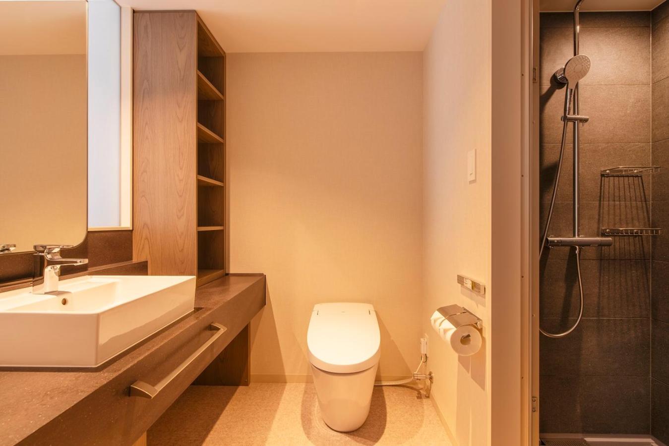 Double Room with Shower - Club Floor with Lounge Access - Non-Smoking - Photo 3