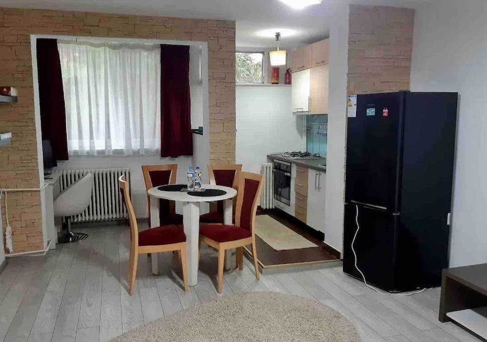 One-Bedroom Apartment photo 2