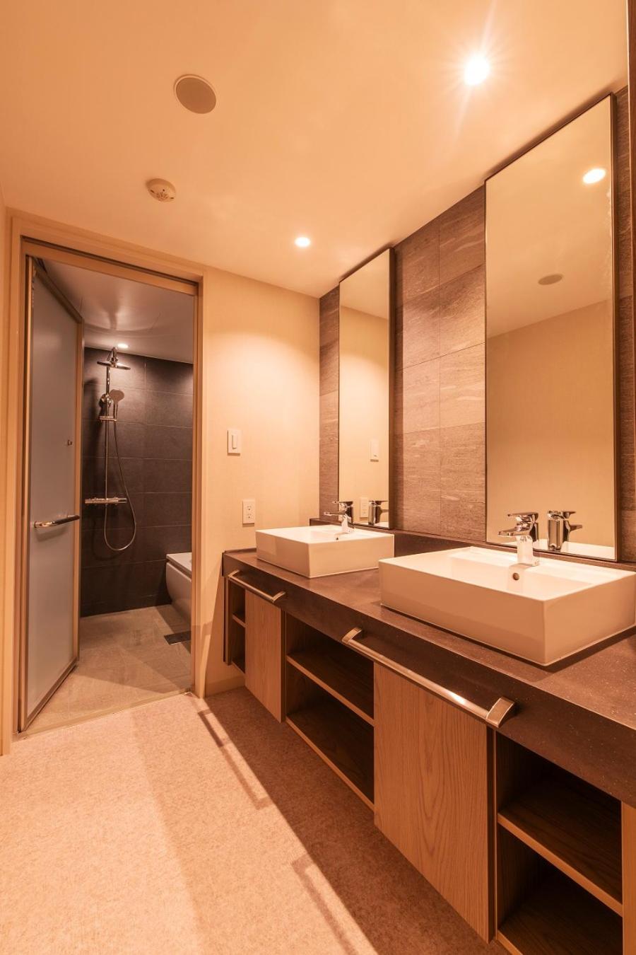 Quadruple Room - Club Floor with Lounge Access - Non-Smoking