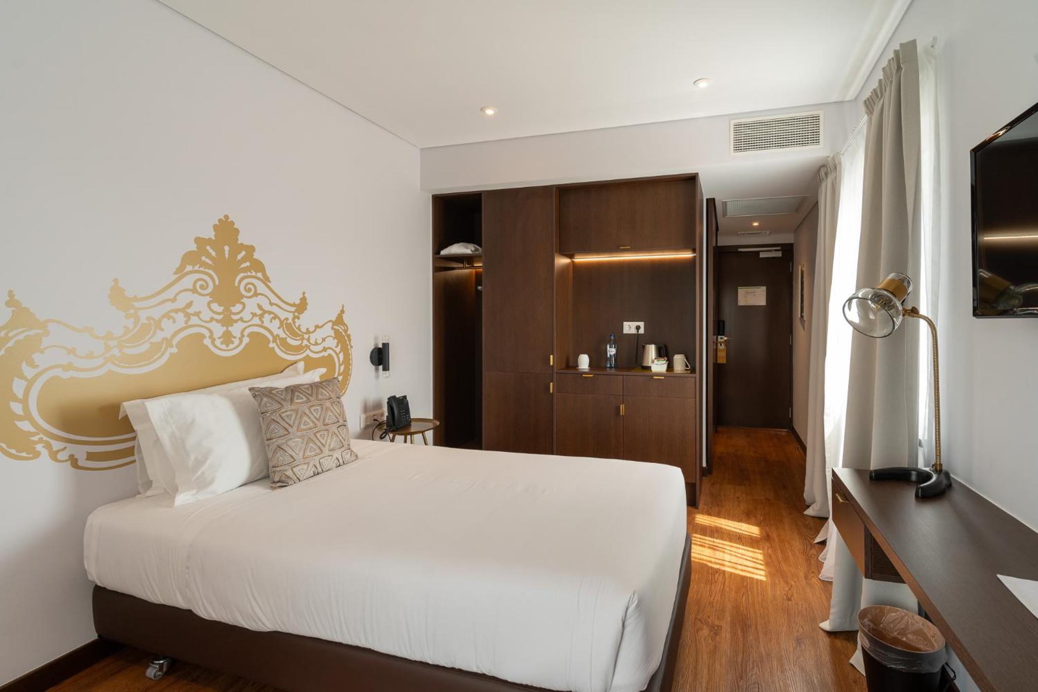 Standard Double or Twin Room with Sea View - Photo 1
