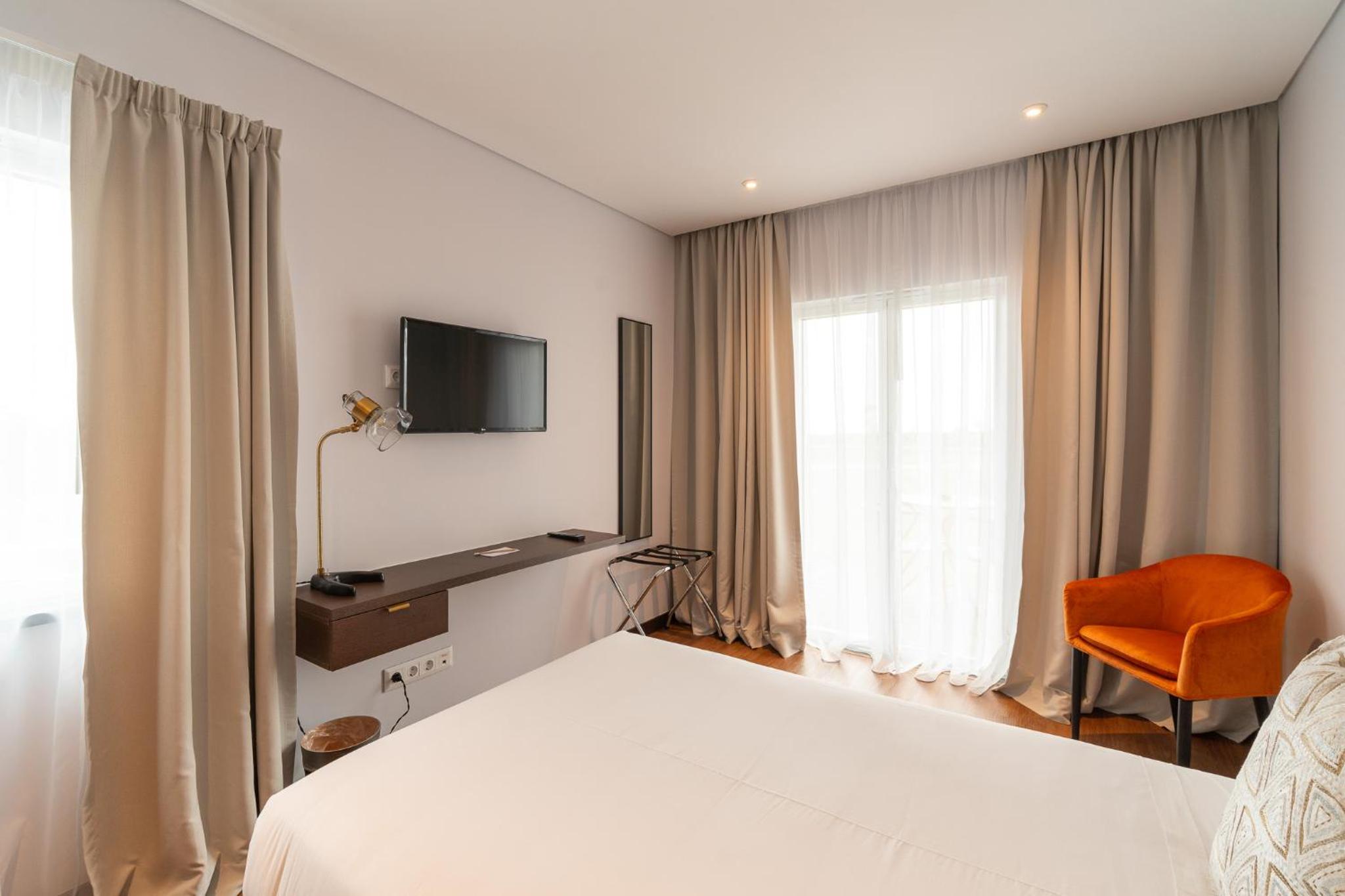 Standard Double or Twin Room with Sea View - Photo 2