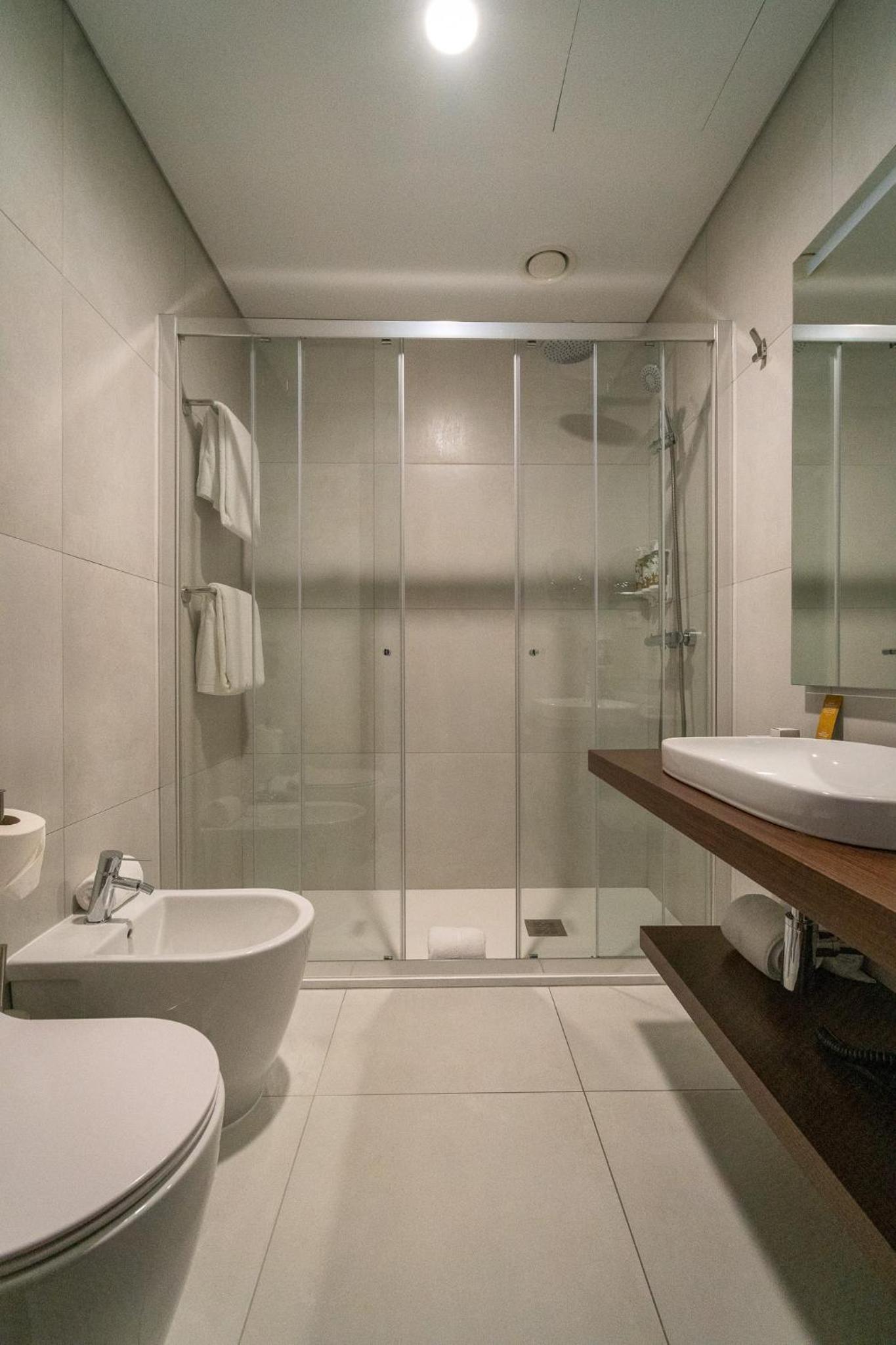 Standard Double or Twin Room with Sea View - Photo 4