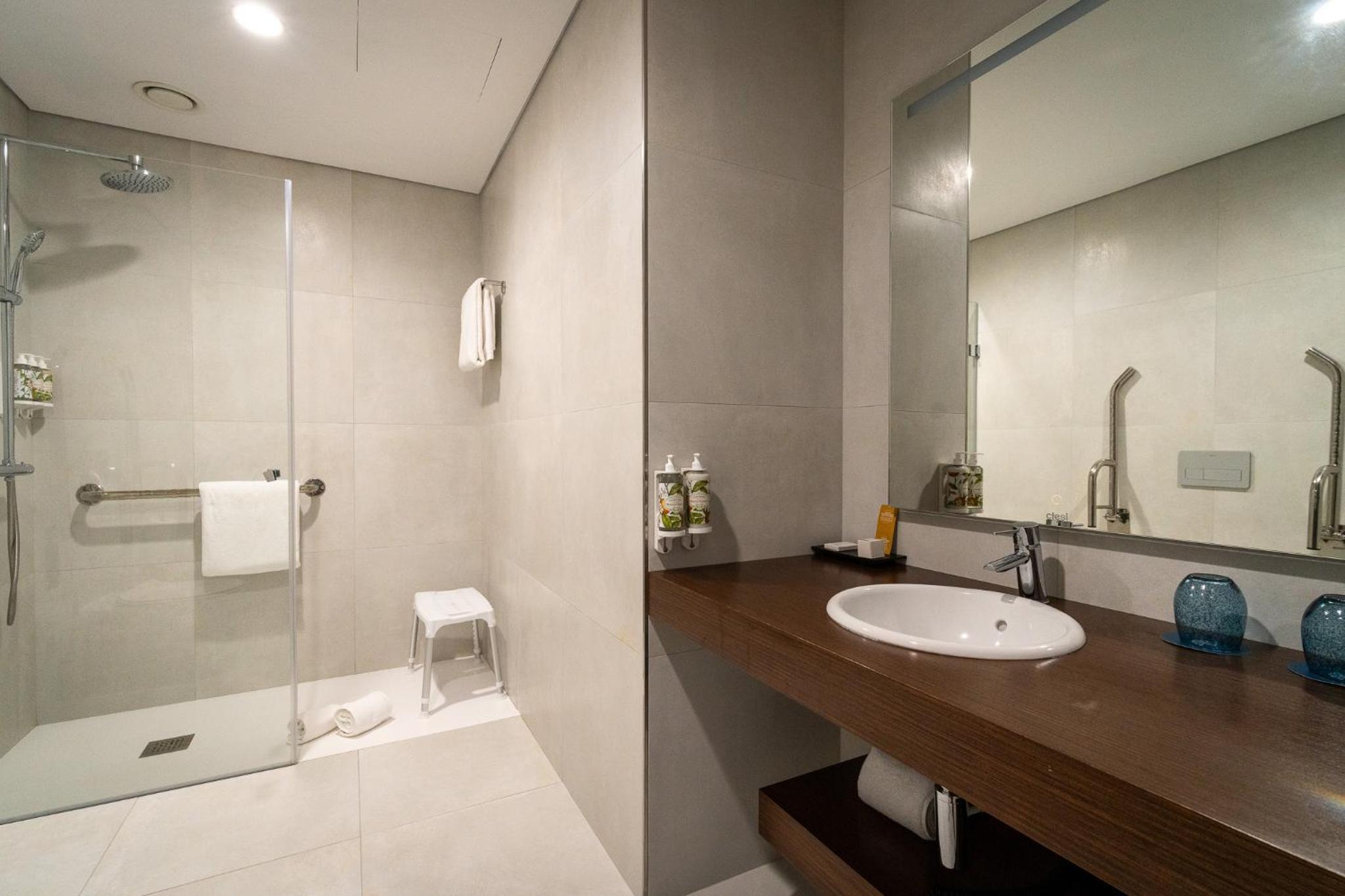 Superior Double or Twin Room with Sea View - Photo 6