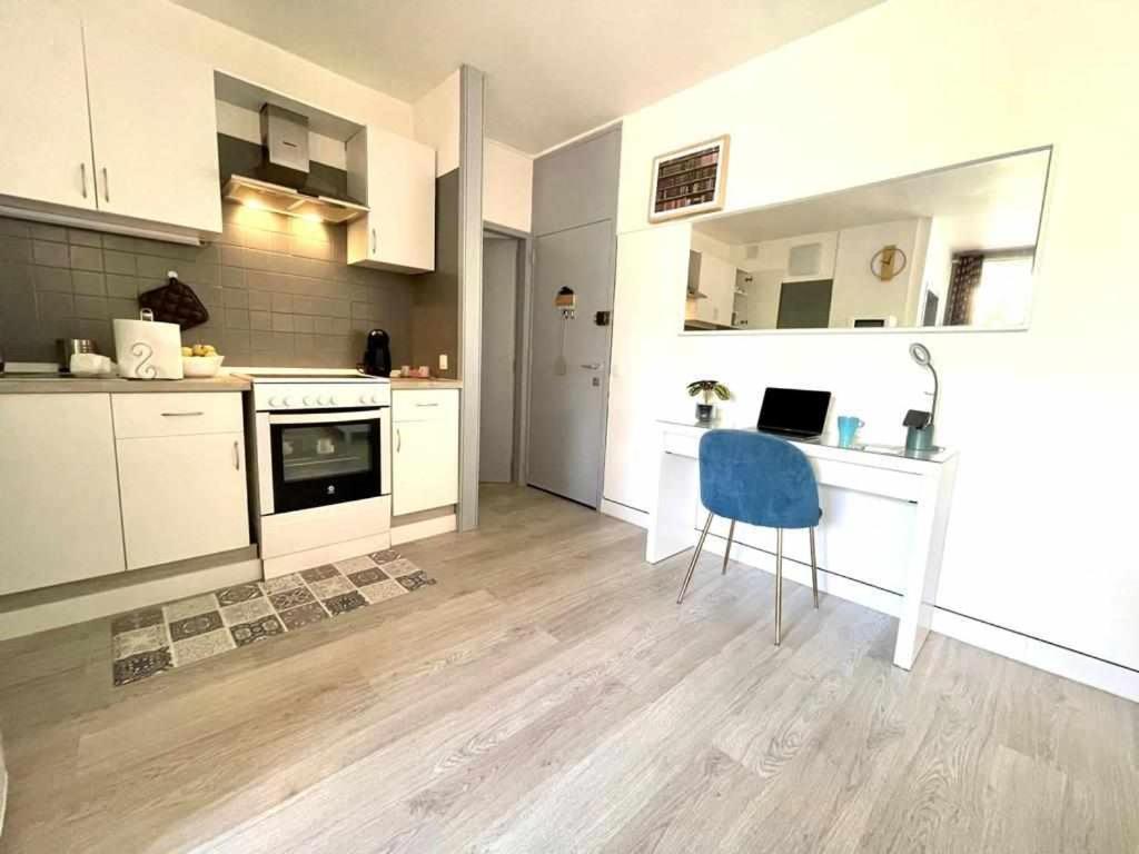Apartment with Terrace photo 3