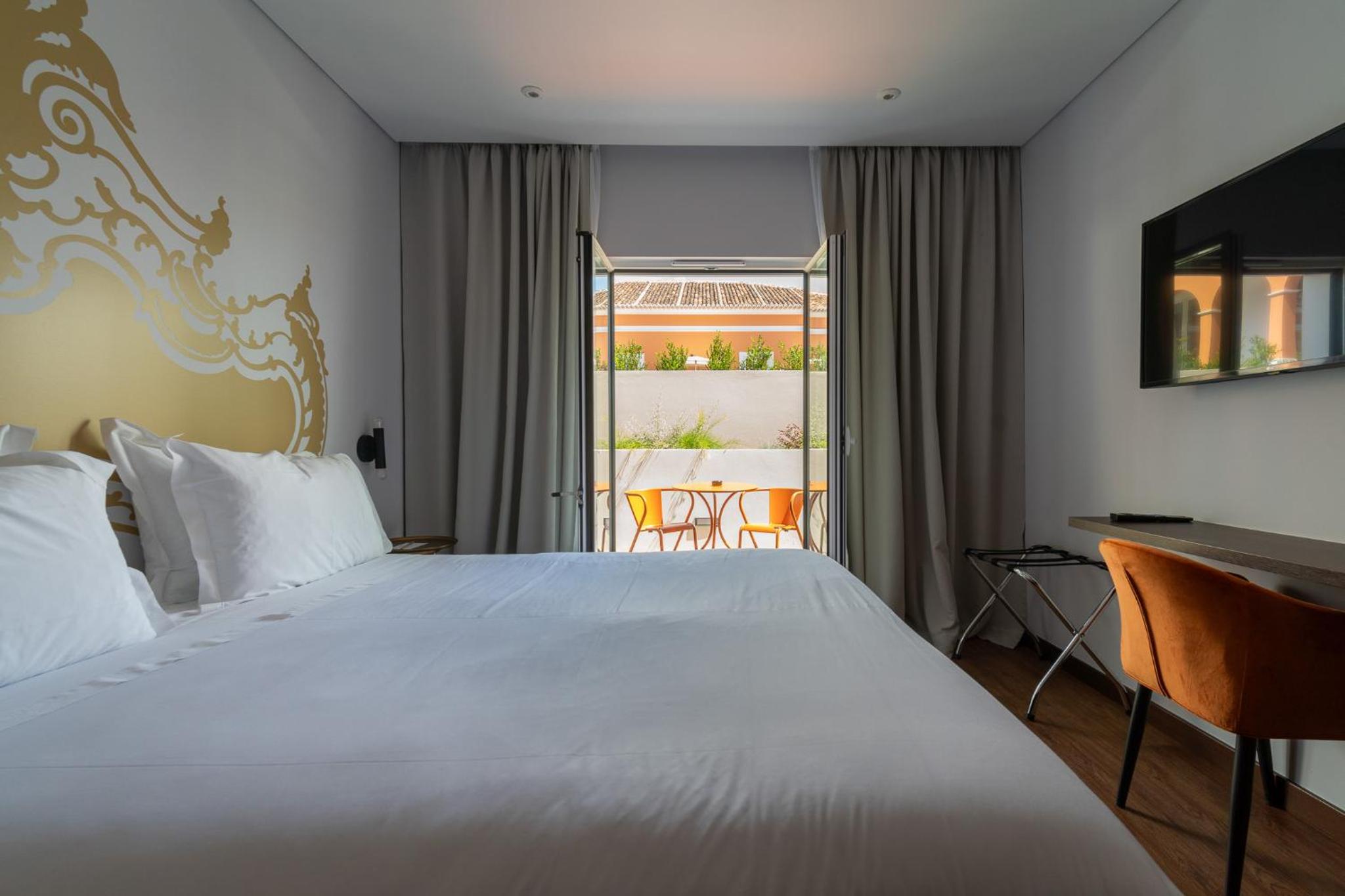 Double or Twin Room - Photo 4