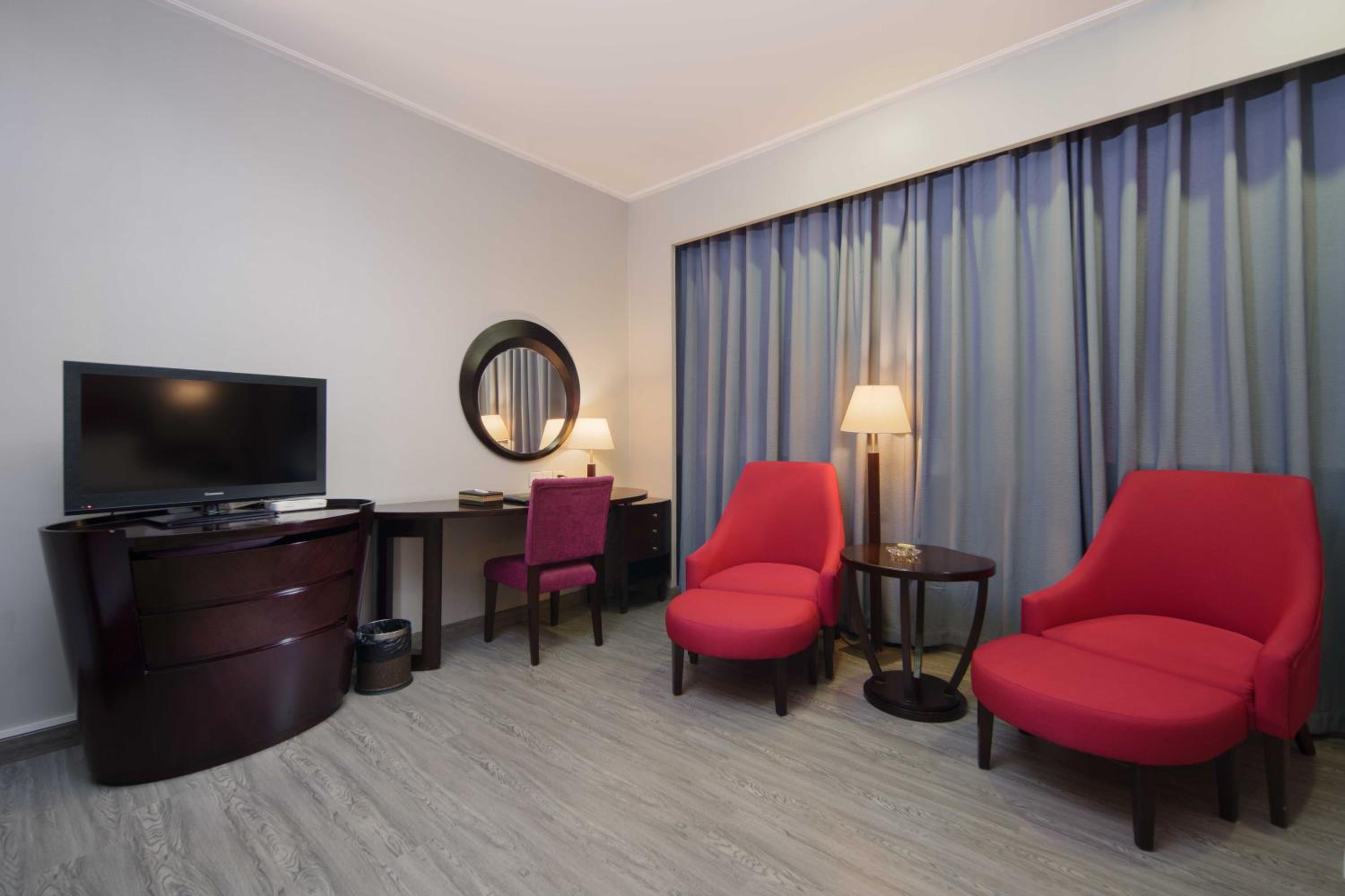 Standard Queen Room photo 2