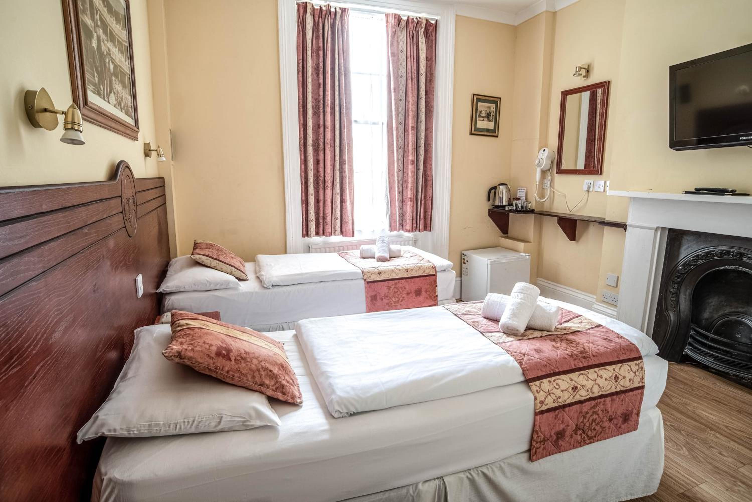 Standard Twin Room photo 2