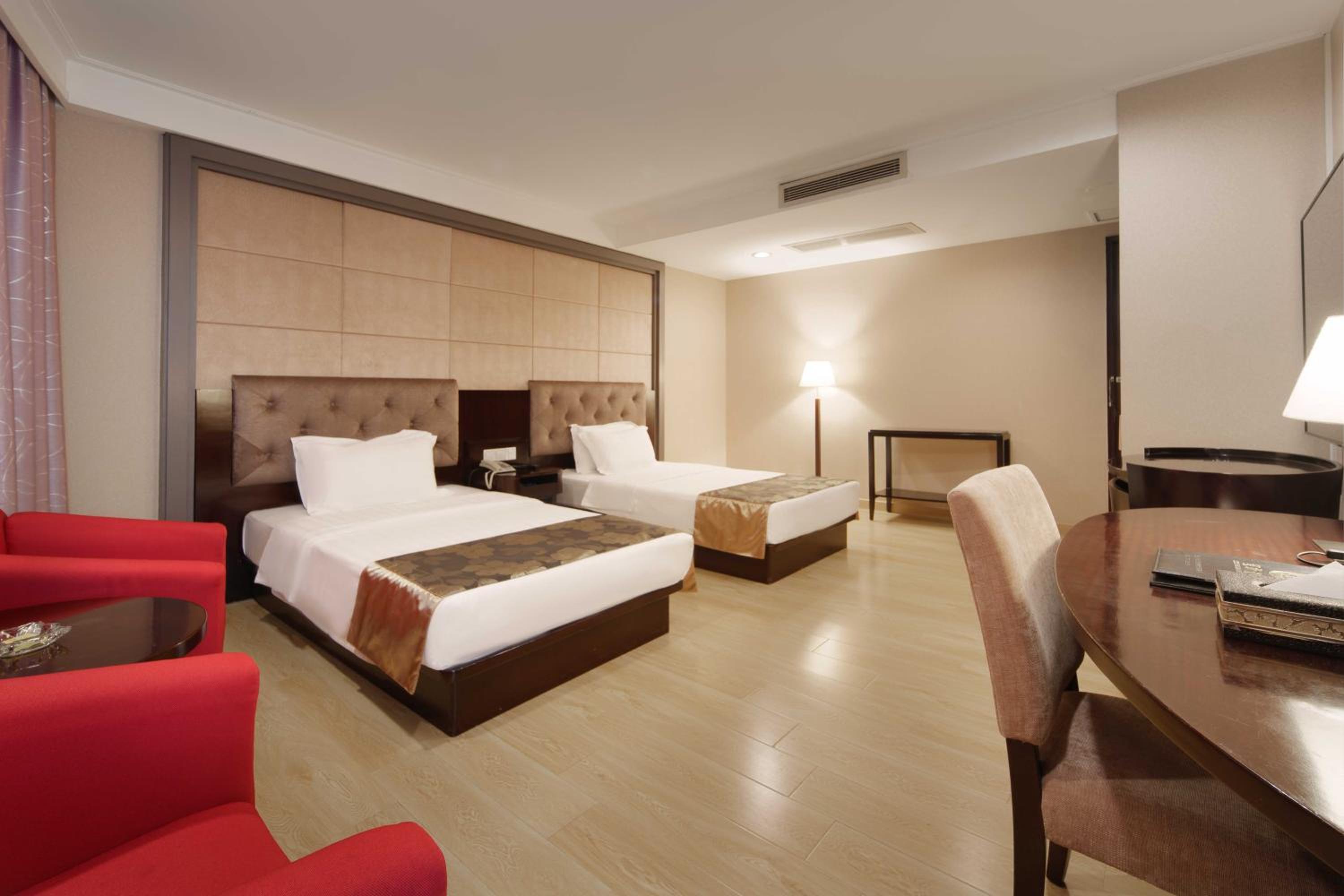 Deluxe Twin Room photo 2