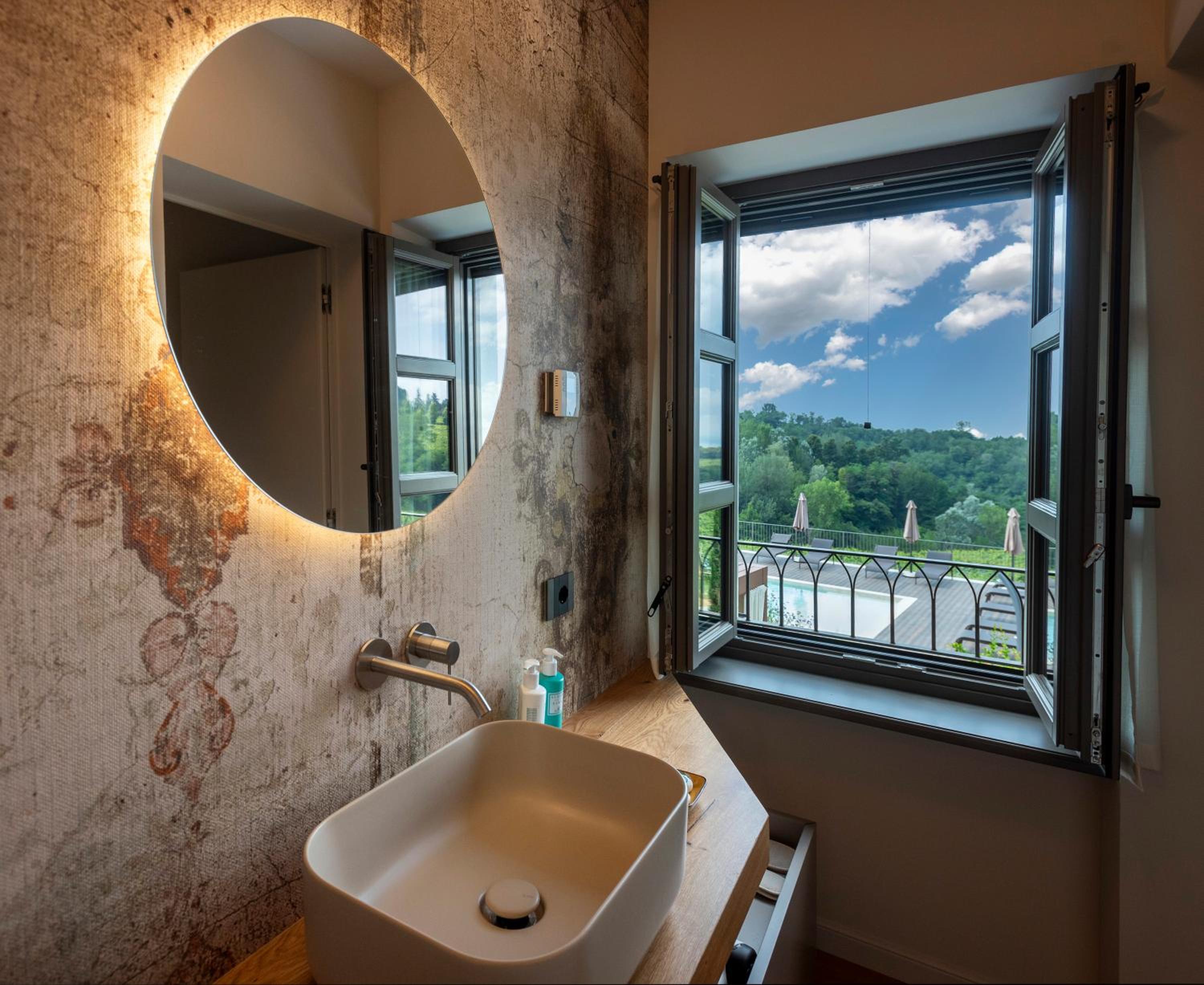 King Room with Mountain View photo 3