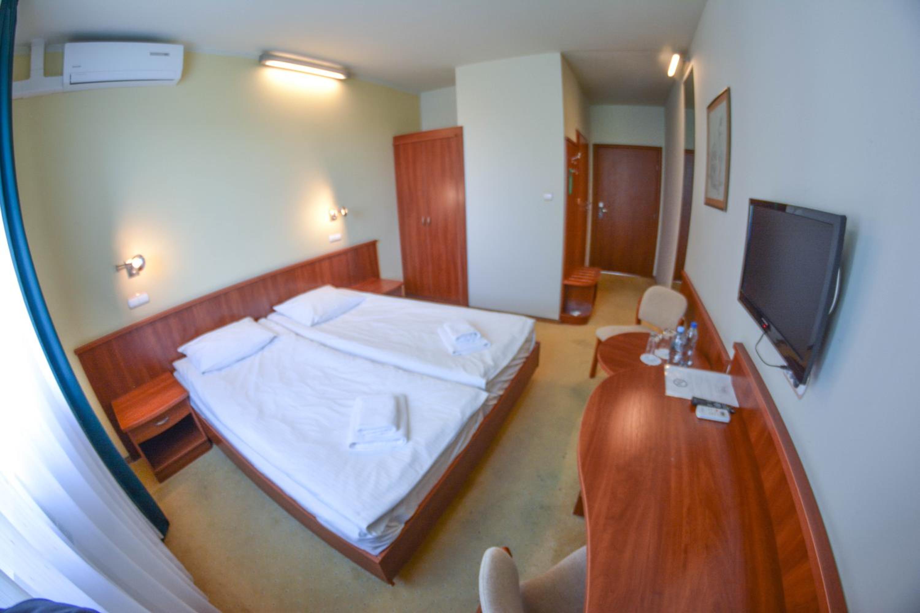 Double or Twin Room photo 2