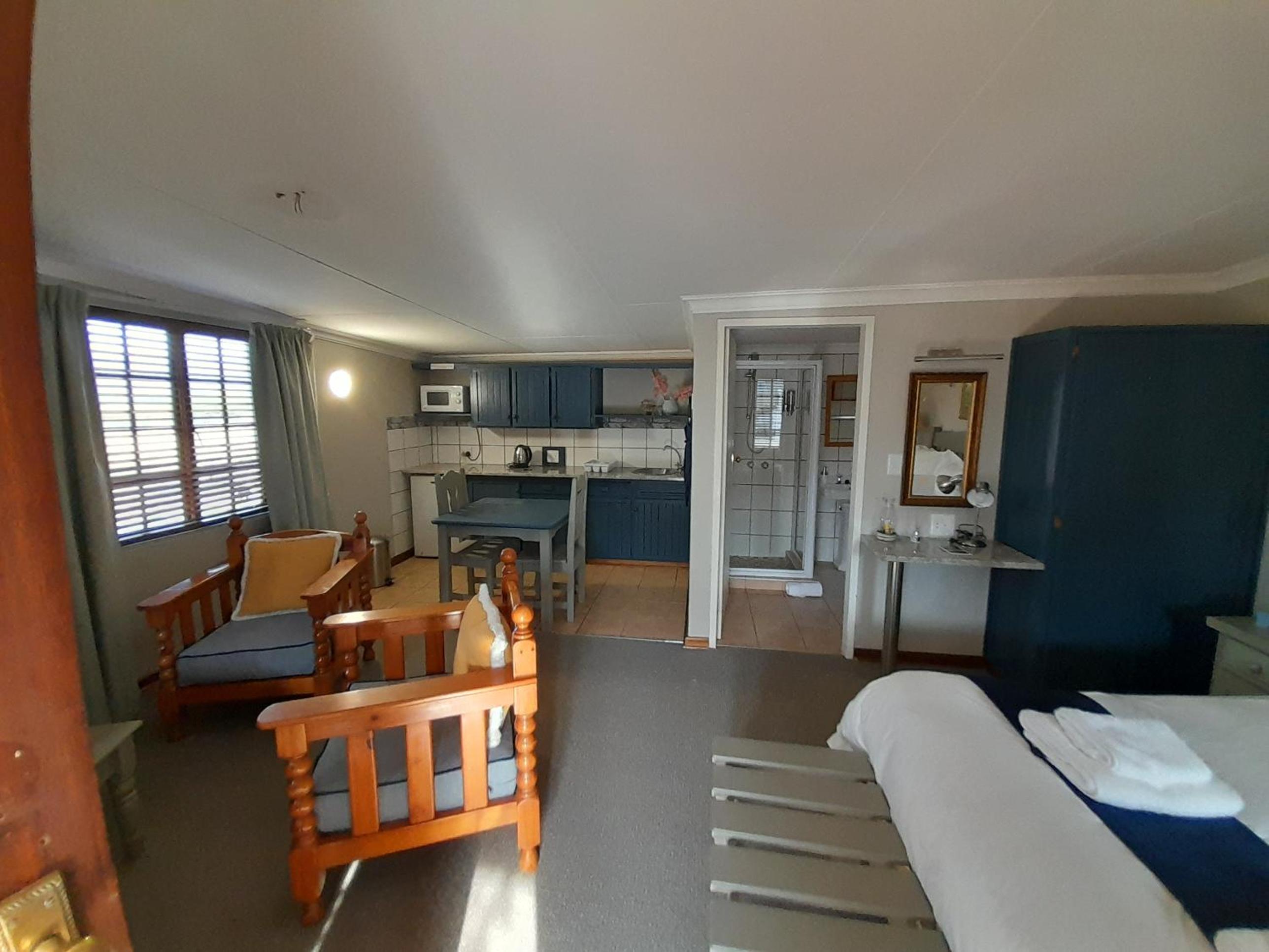 Double Room with Garden View - Photo 3