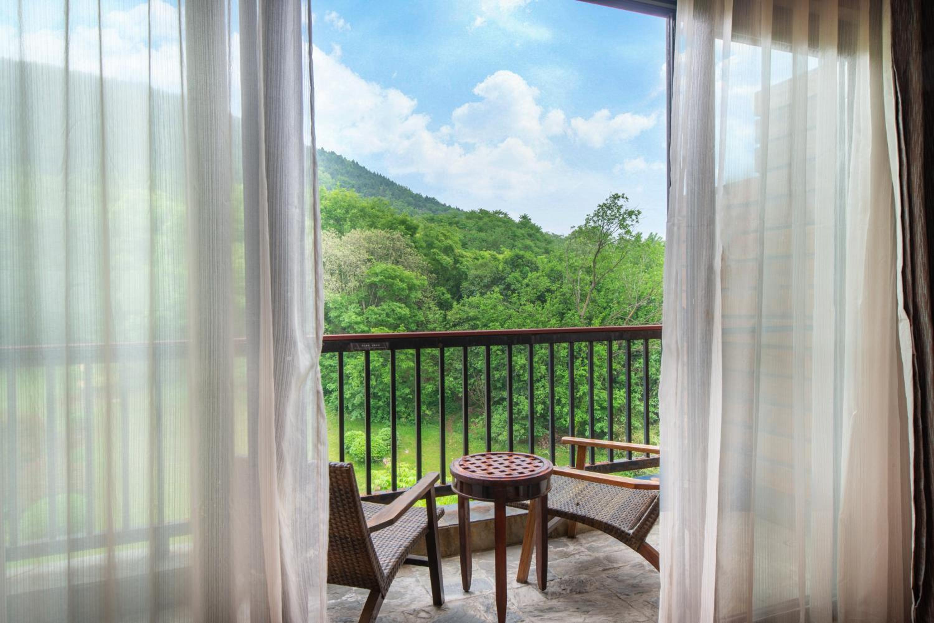 Premium Twin Room with Mountain view photo 3