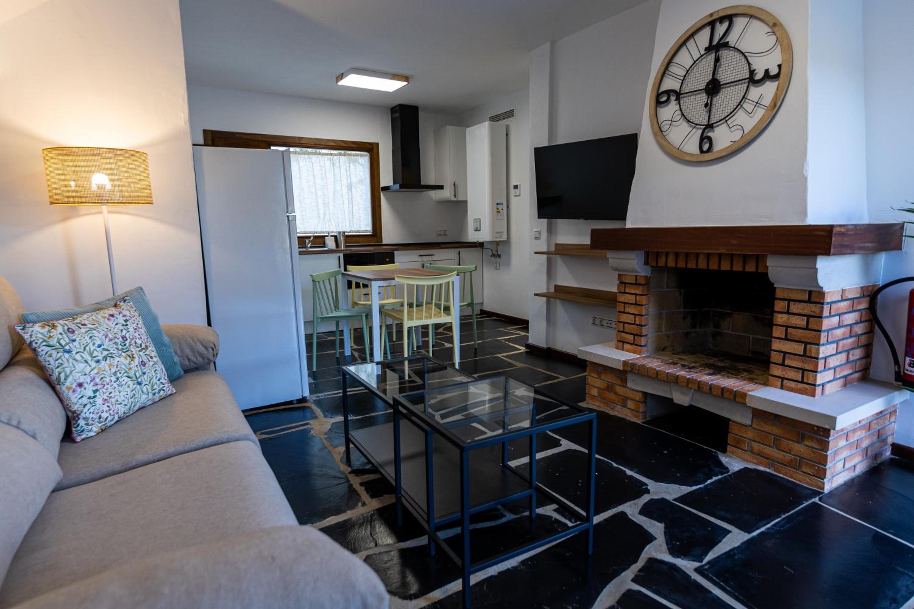 Apartment 2 photo 2