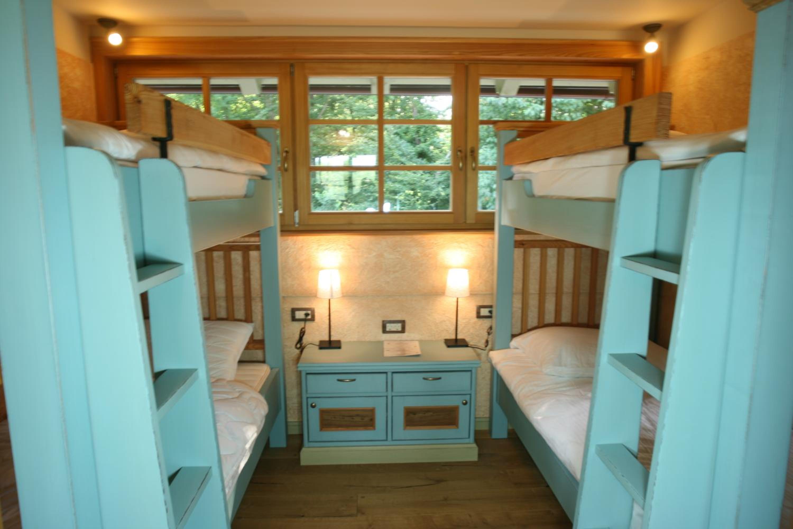 Four-Bedroom Vacation Home photo 2