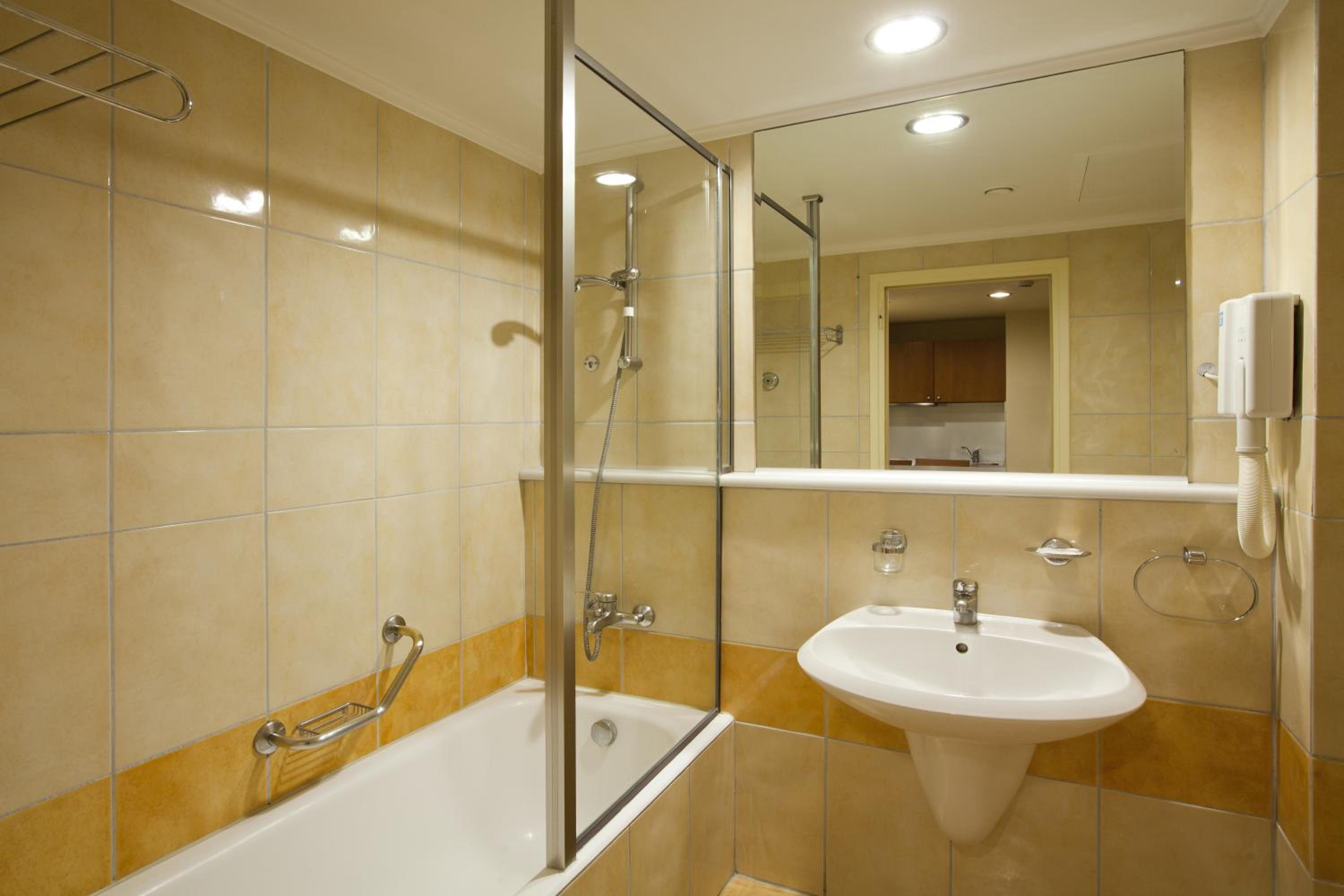 Deluxe Double Studio - Photo 10