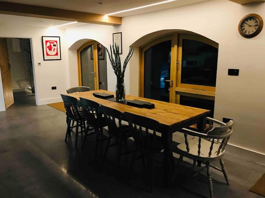 Four-Bedroom House photo 2