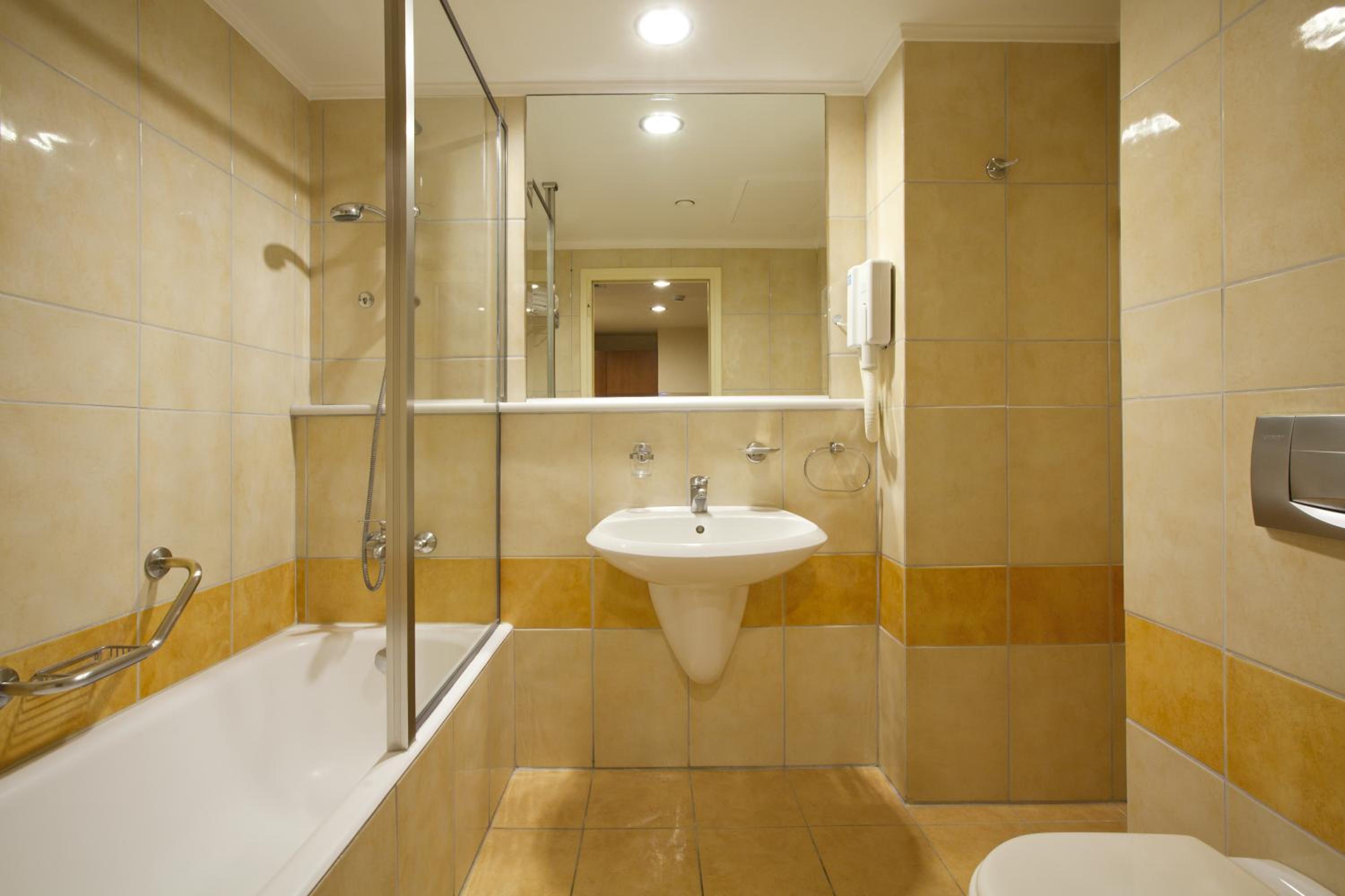 Twin Room - Photo 8