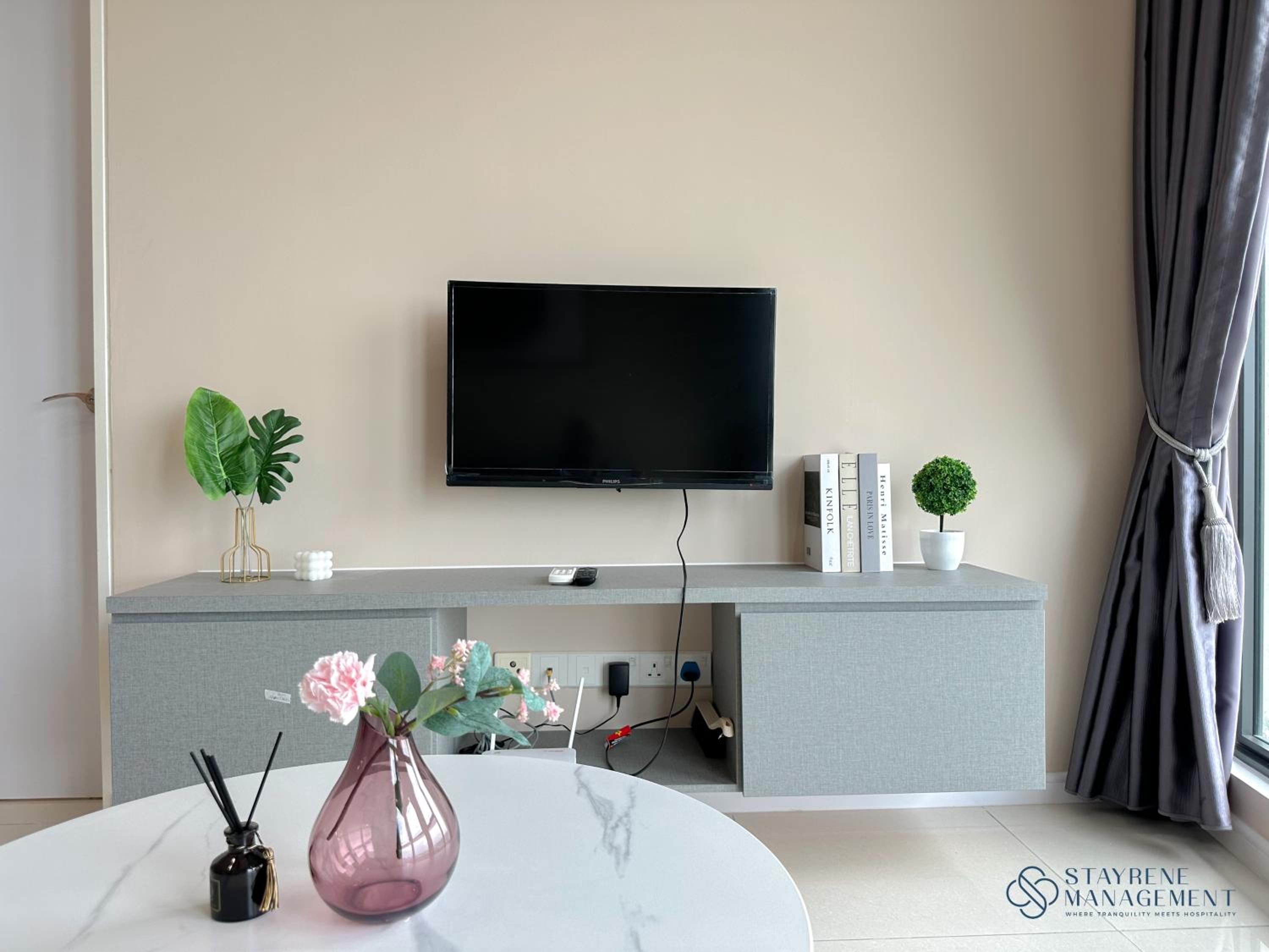 One-Bedroom Apartment - Photo 12