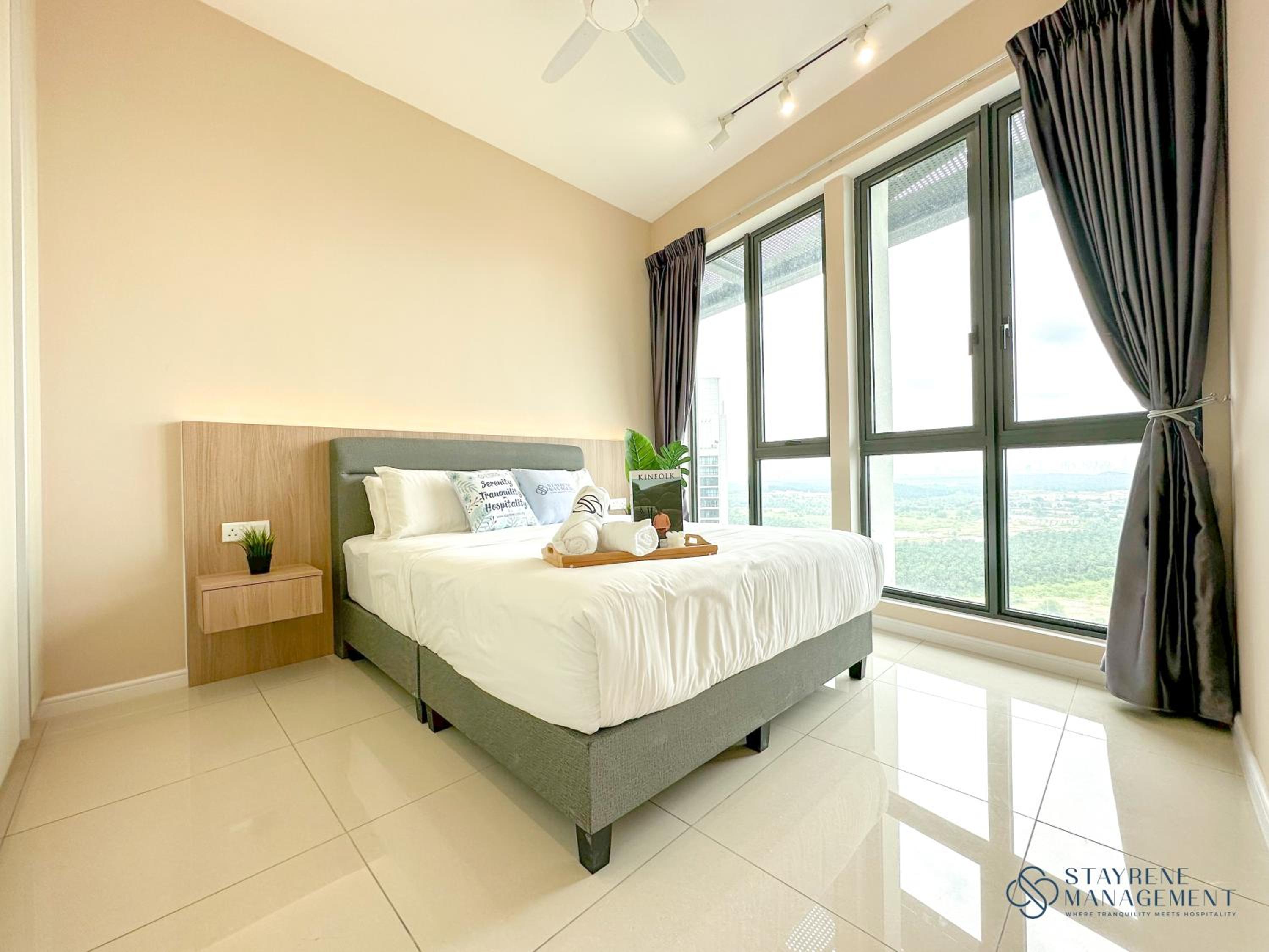 One-Bedroom Apartment - Photo 2