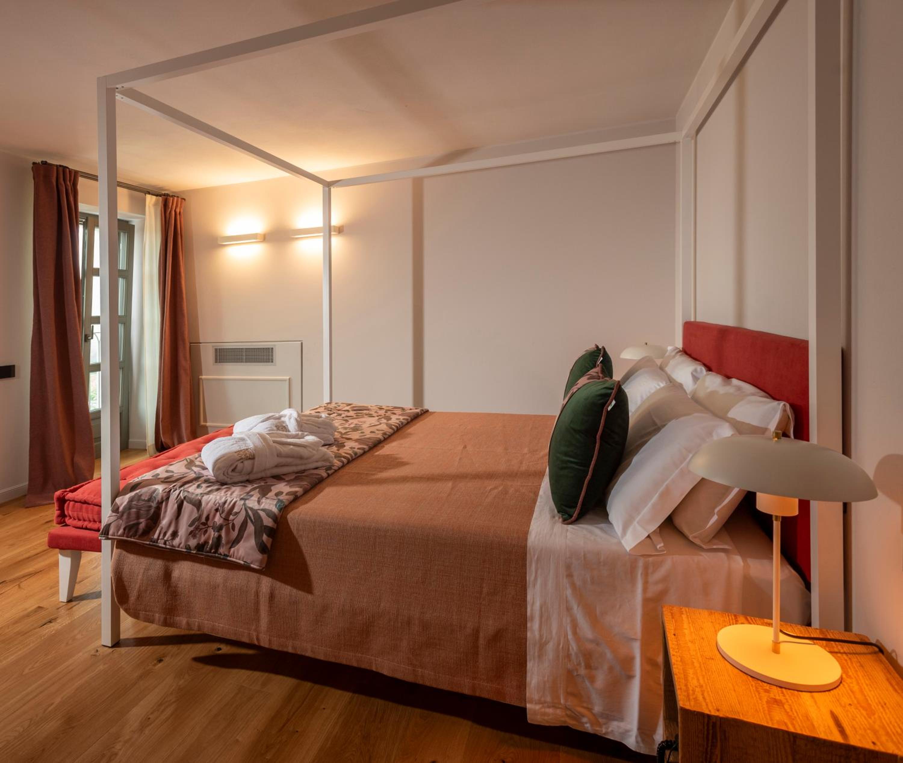 Suite with Balcony photo 3