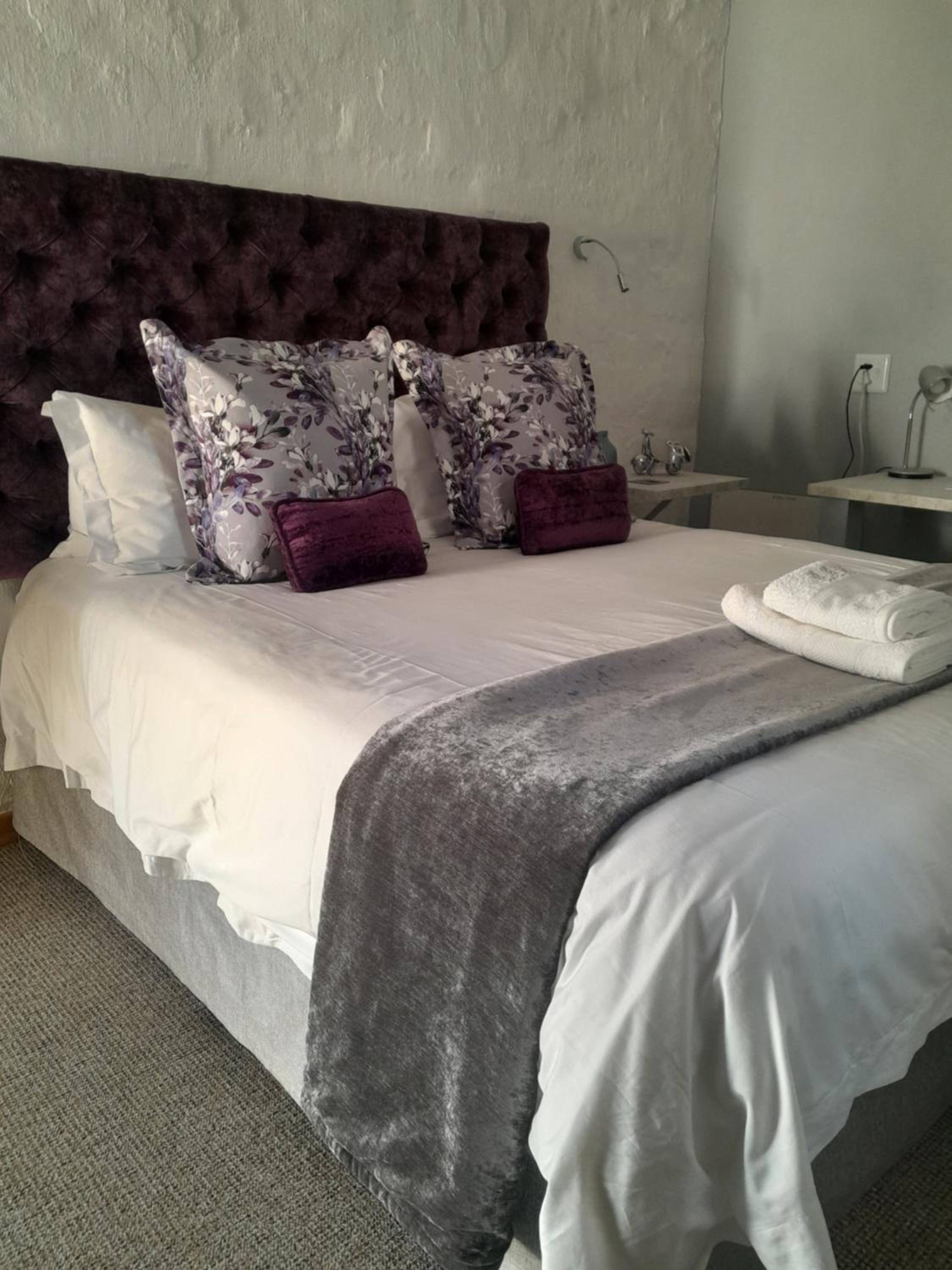 Standard Queen Room photo 2