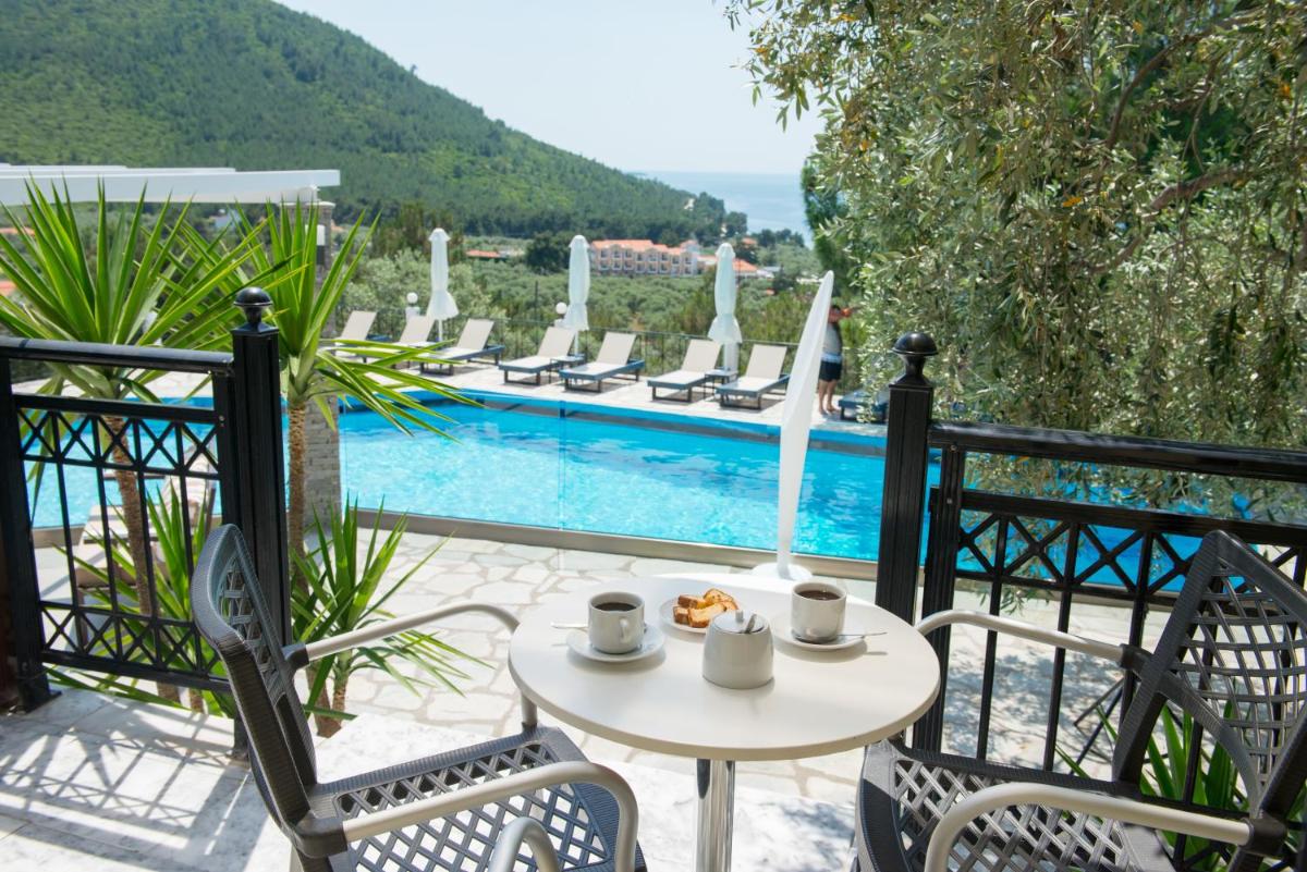 Double Room with Balcony and Sea View photo 2