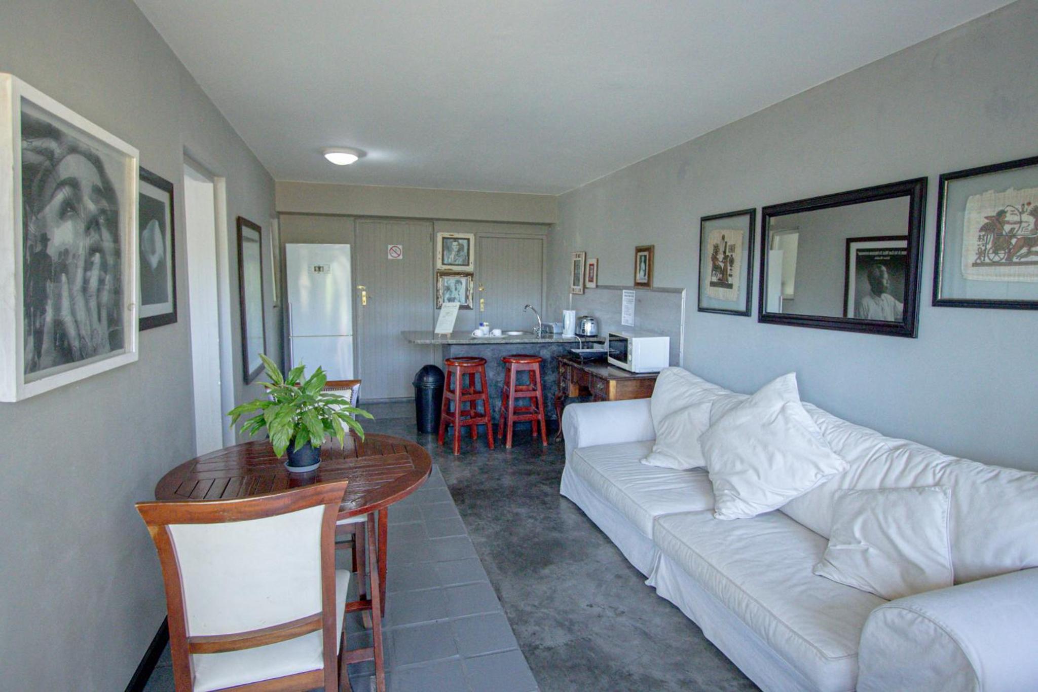 One-Bedroom Suite - Photo 18