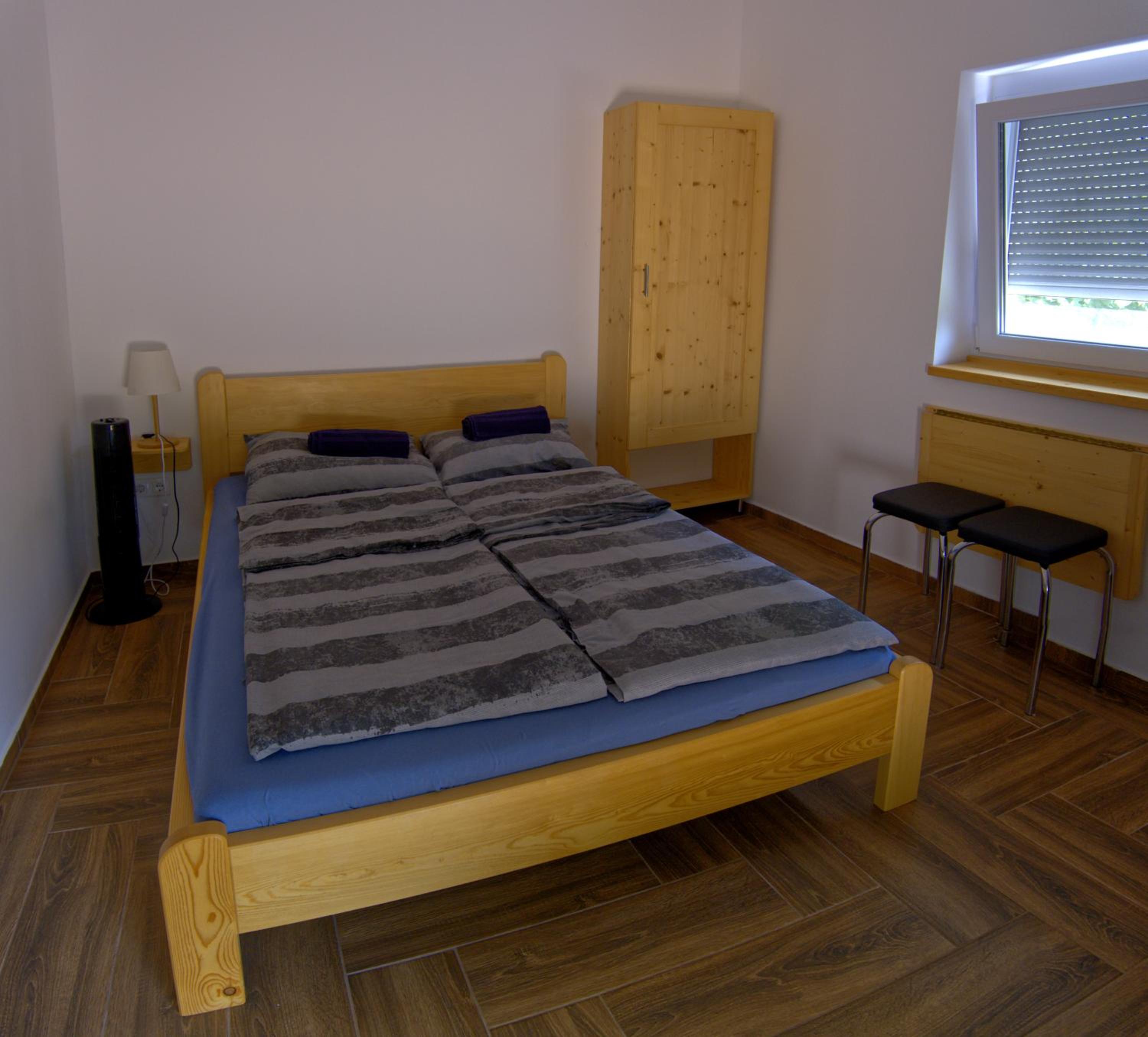 One-Bedroom Apartment photo 1