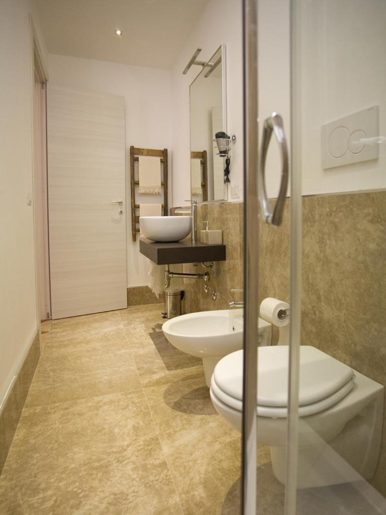 Double Room with Private Bathroom photo 3