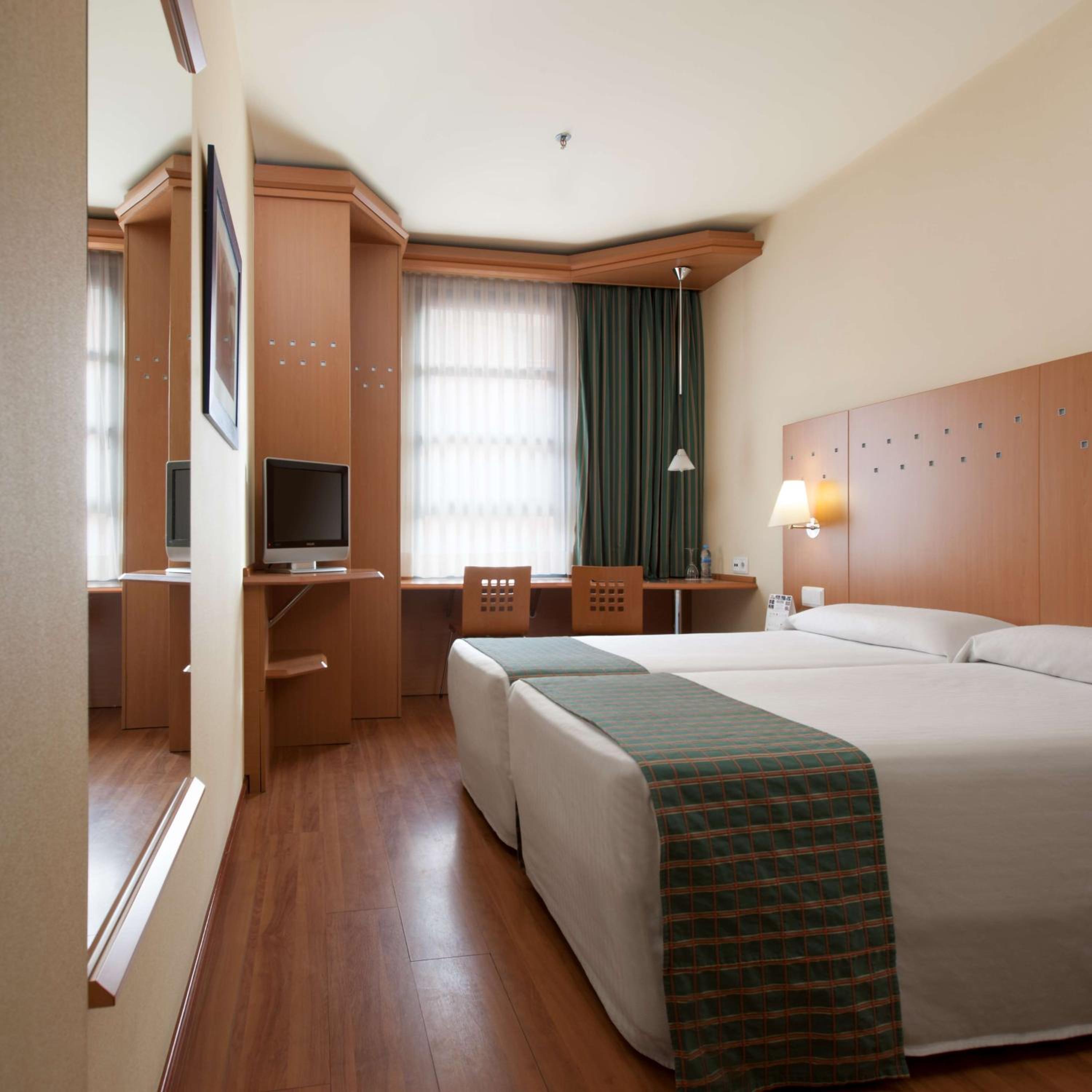 Standard Double or Twin Room - Photo 3