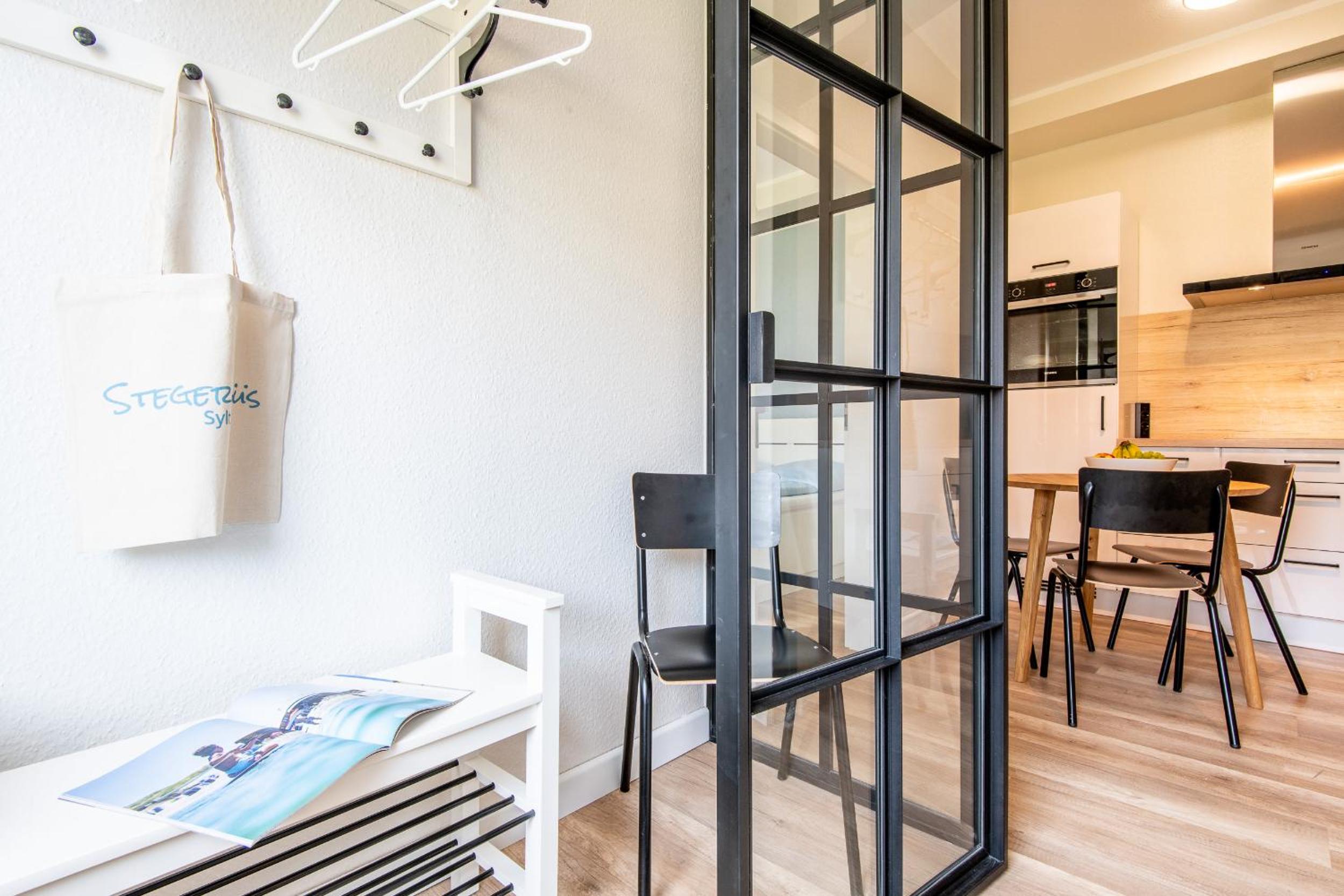Apartment with Terrace photo 2