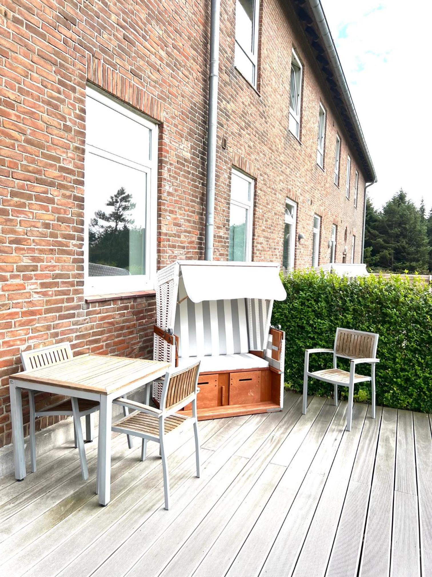 Apartment with Terrace photo 2