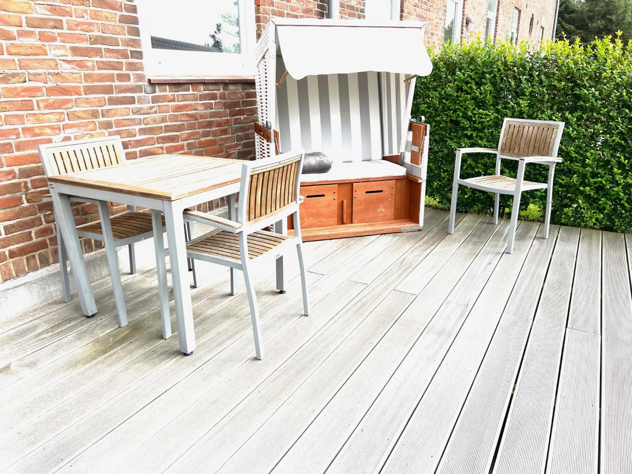 Apartment with Terrace photo 2